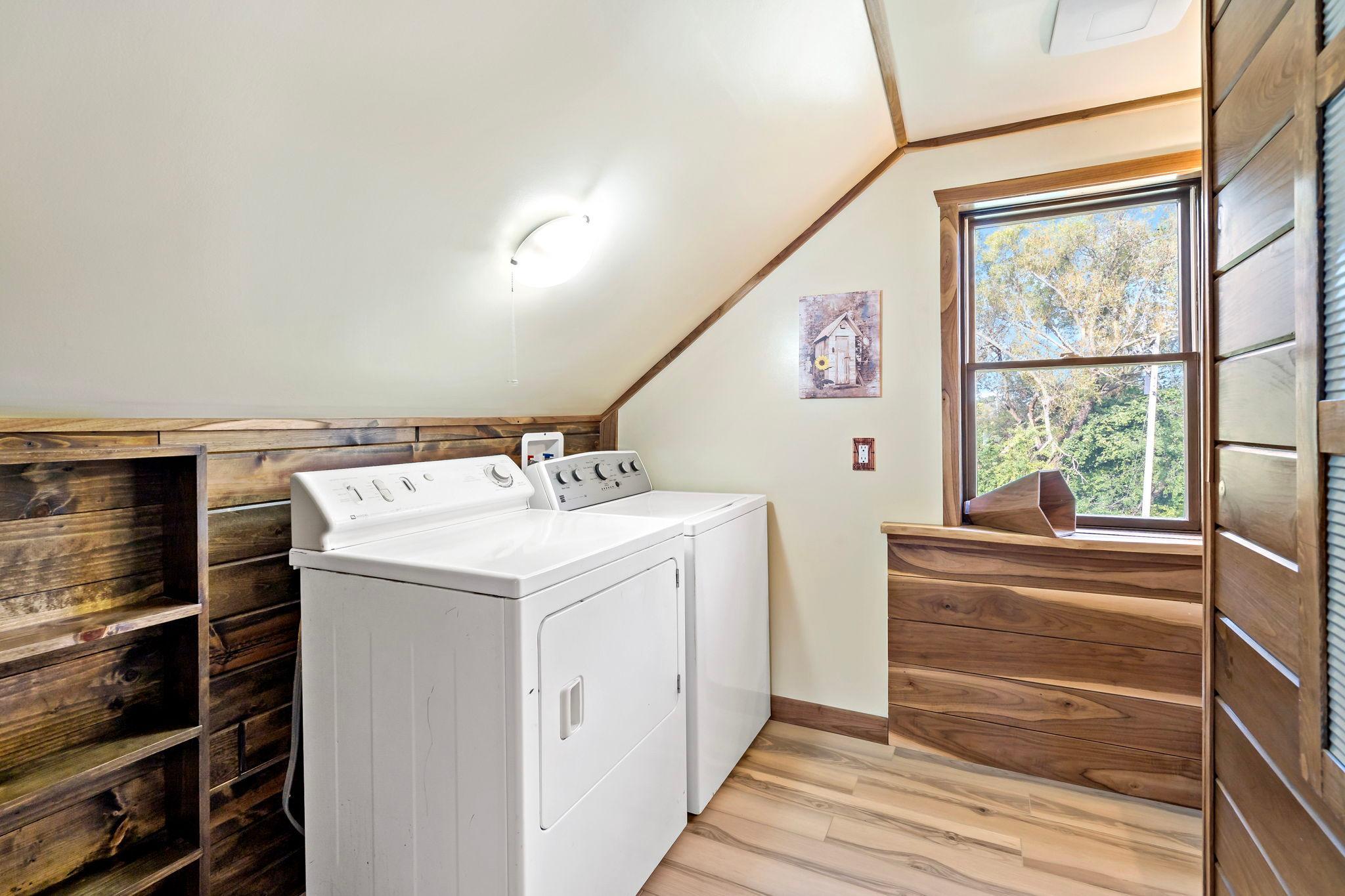 4555 Spruce Way Property Photo 6