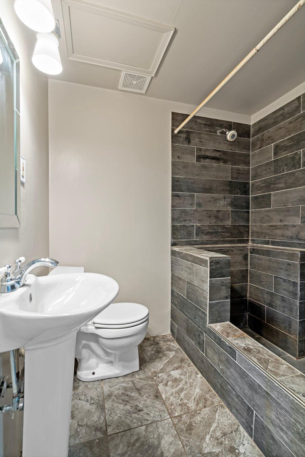4555 Spruce Way Property Photo 12