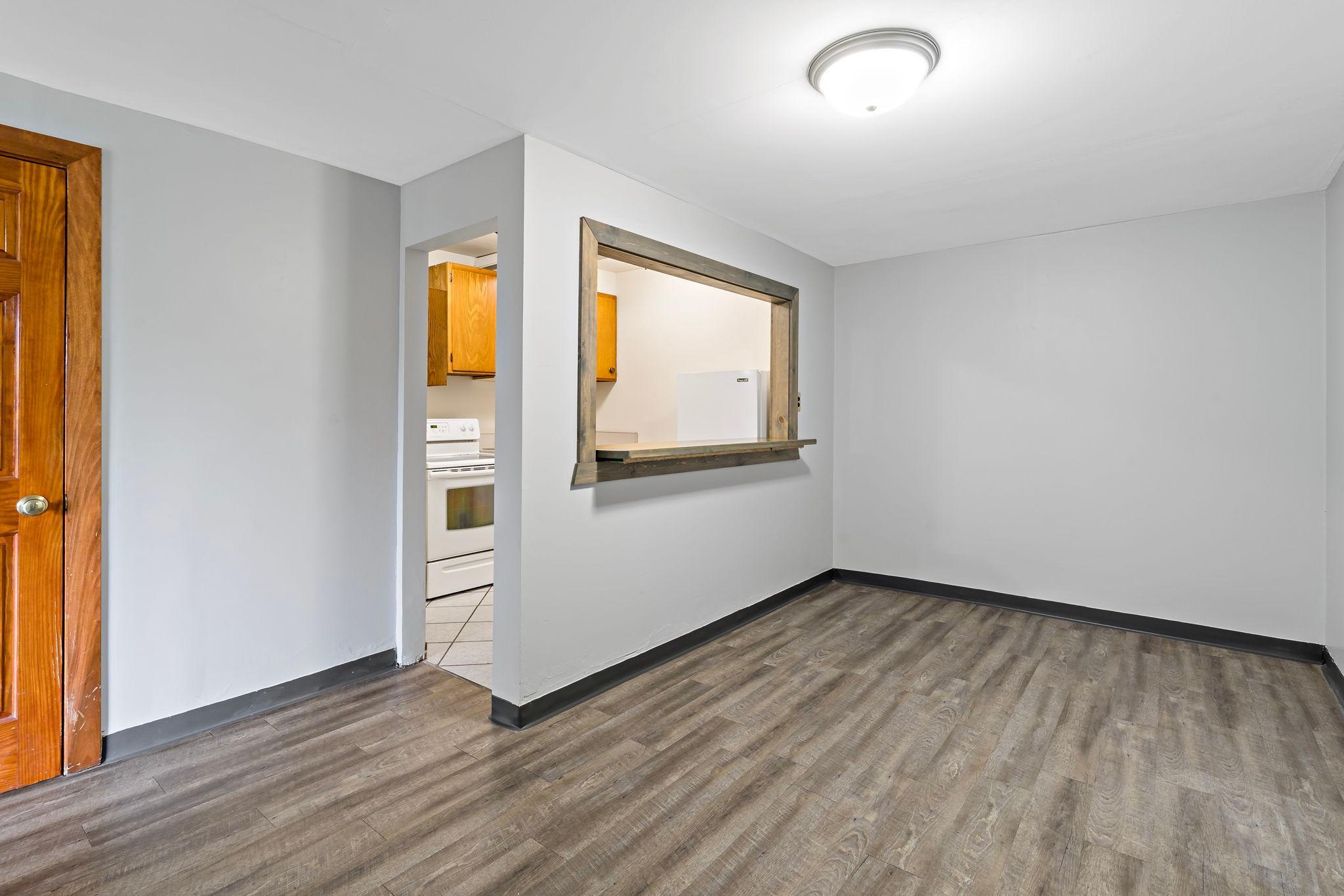 4555 Spruce Way Property Photo 14