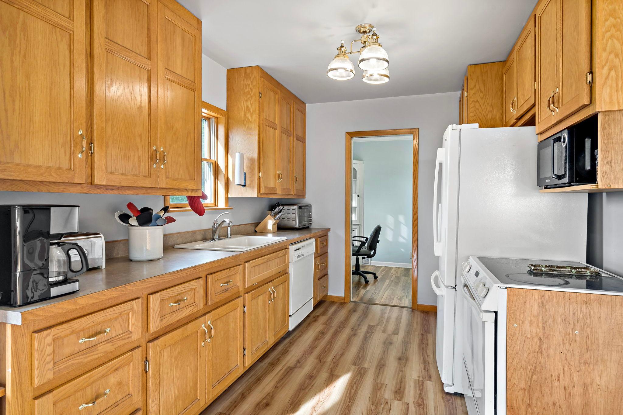 4555 Spruce Way Property Photo 40