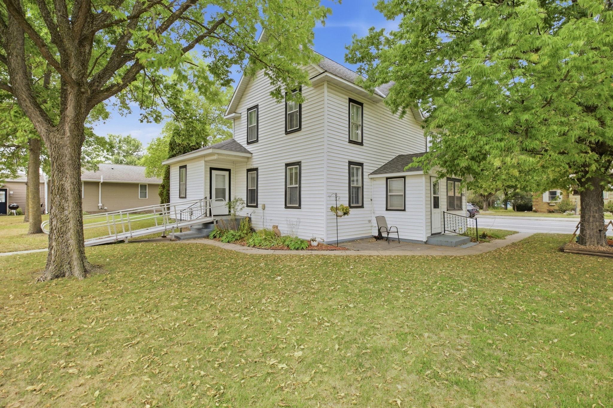 245 Main Street W Property Photo 1