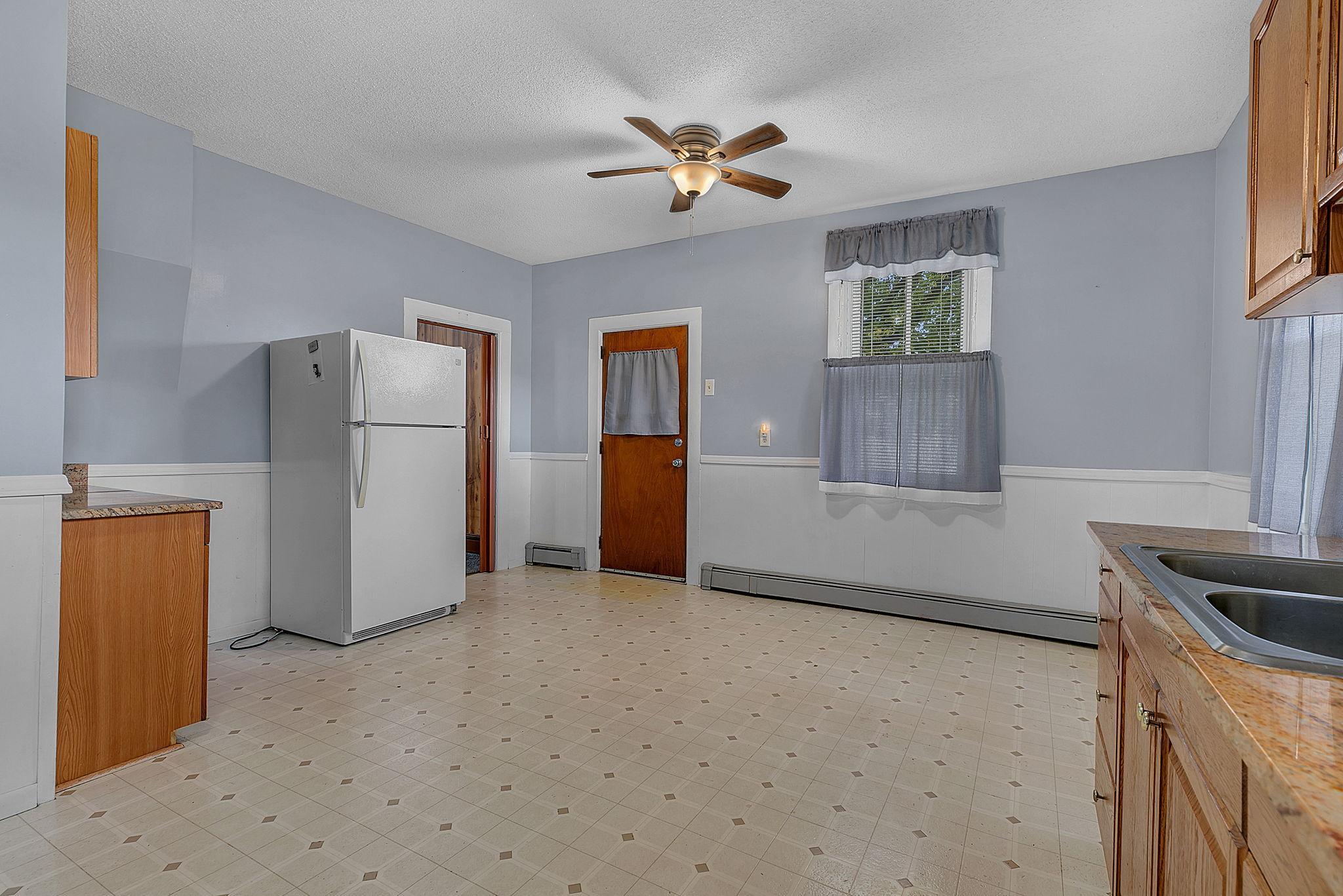 245 Main Street W Property Photo 5
