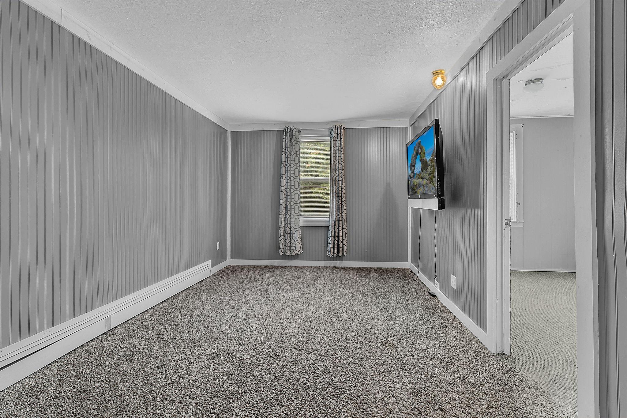 245 Main Street W Property Photo 12