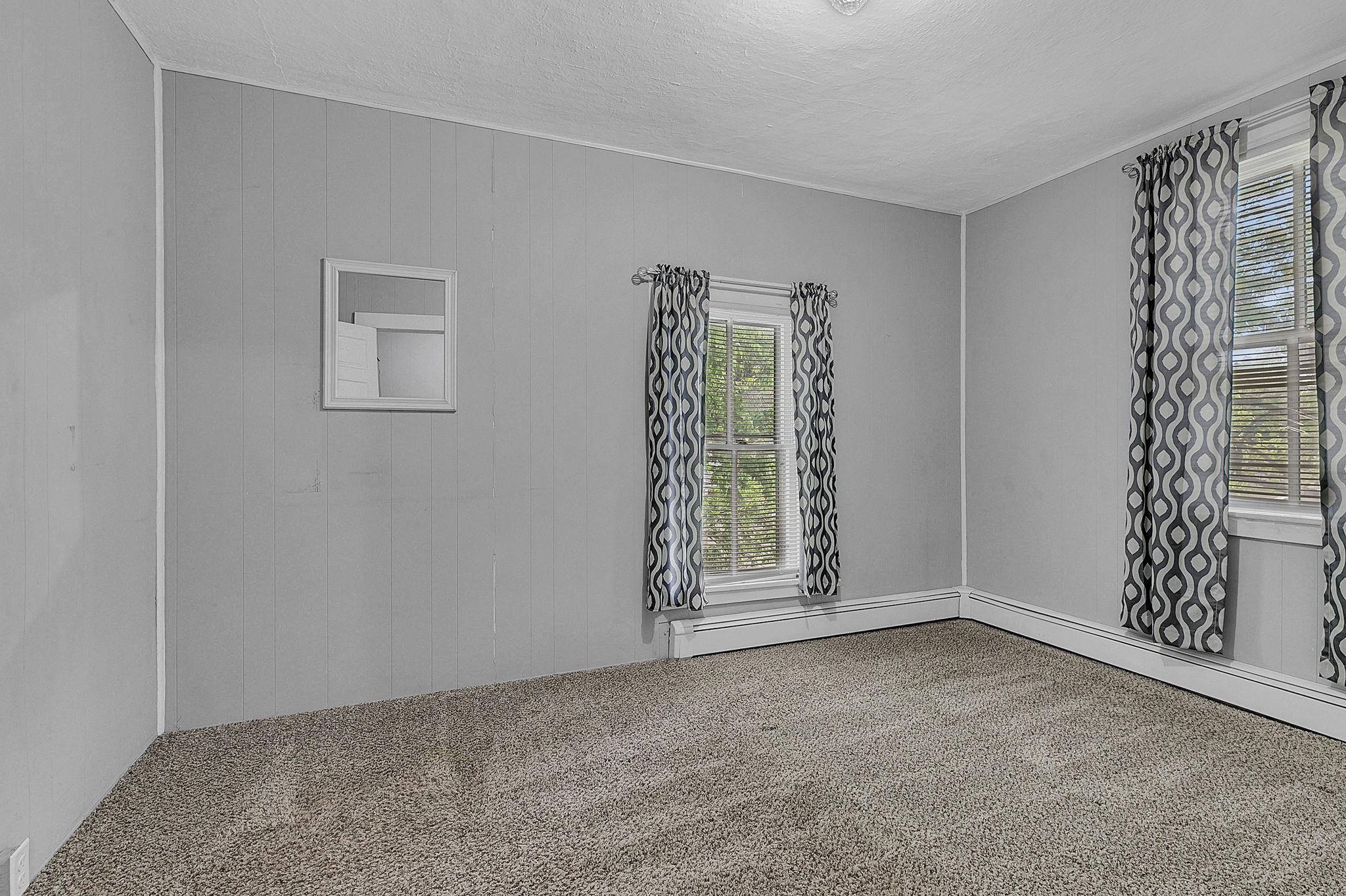 245 Main Street W Property Photo 13