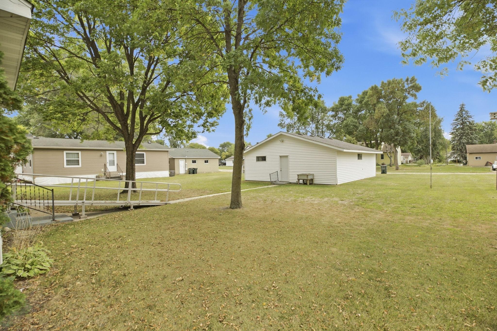 245 Main Street W Property Photo 20