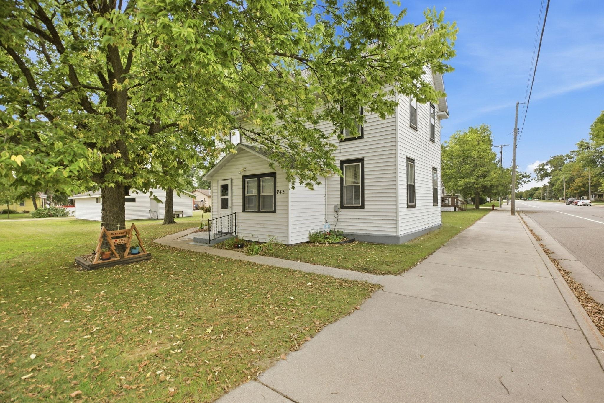 245 Main Street W Property Photo 21