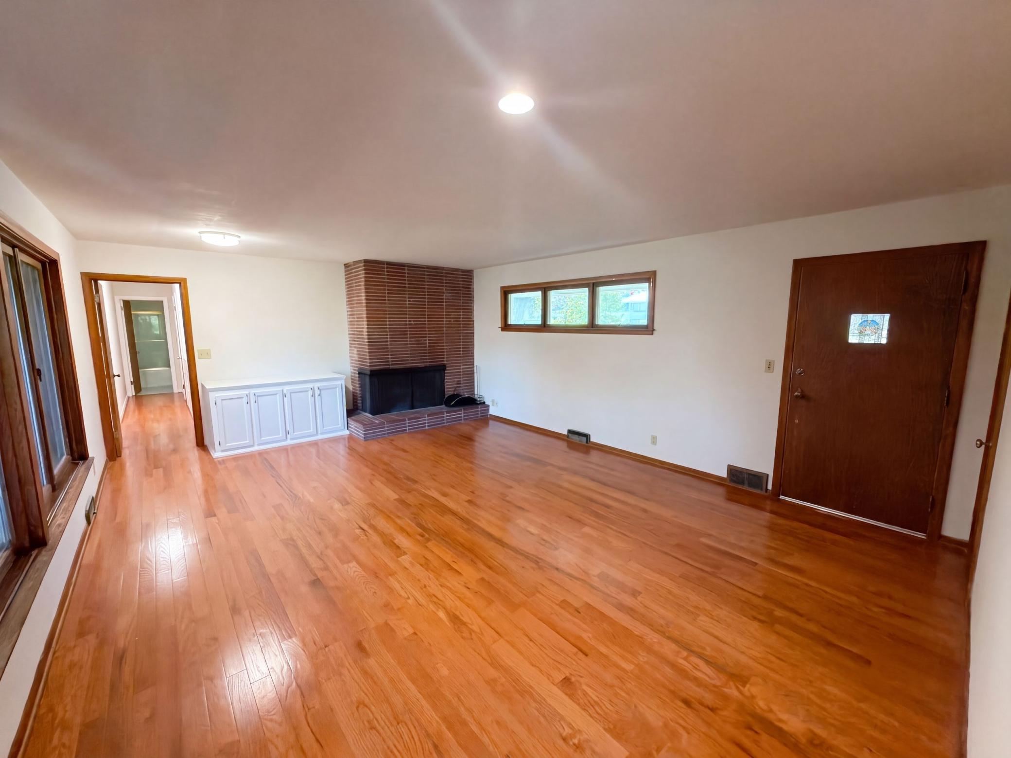 2000 Herschel Street Property Photo 3