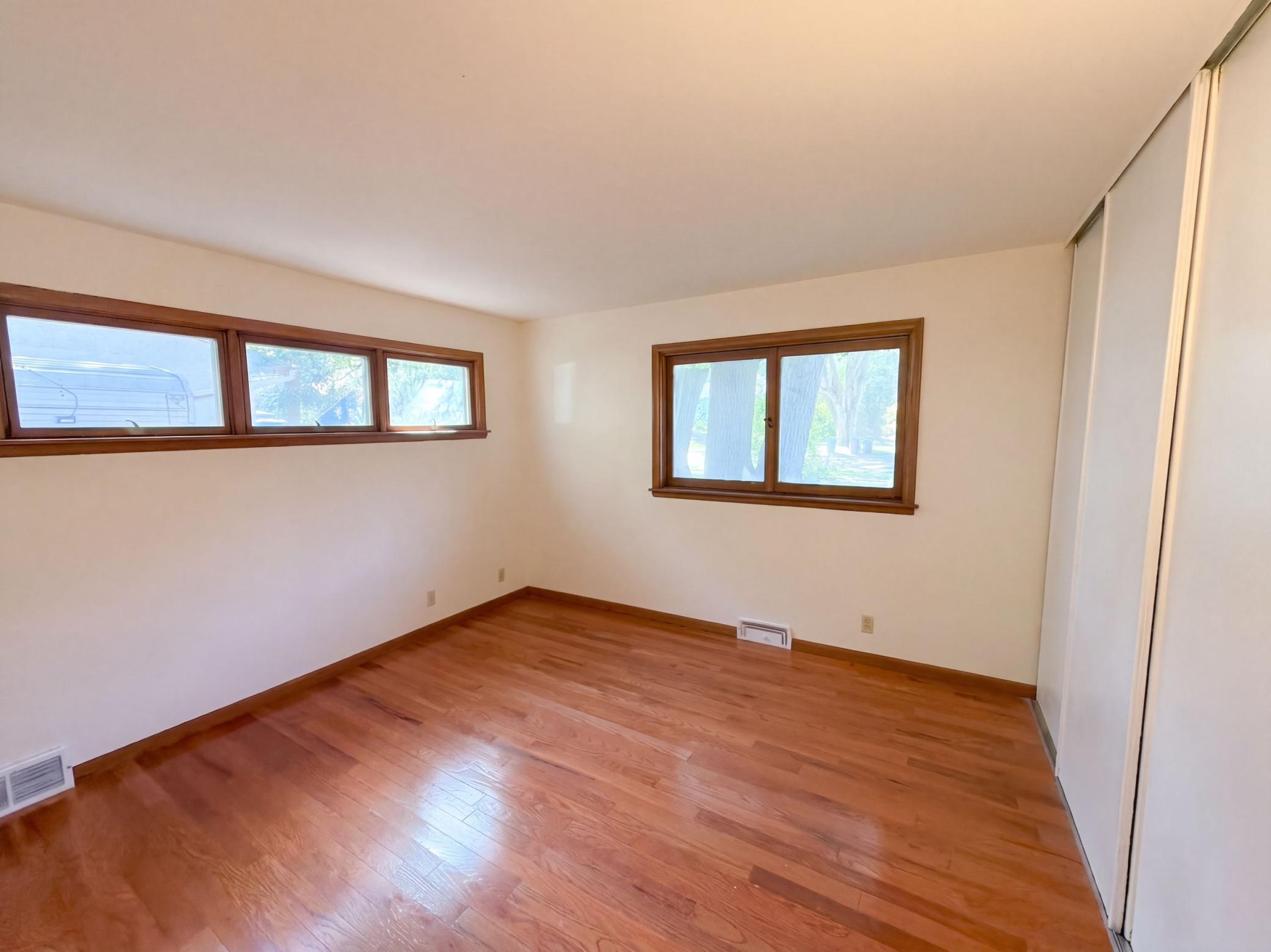 2000 Herschel Street Property Photo 4