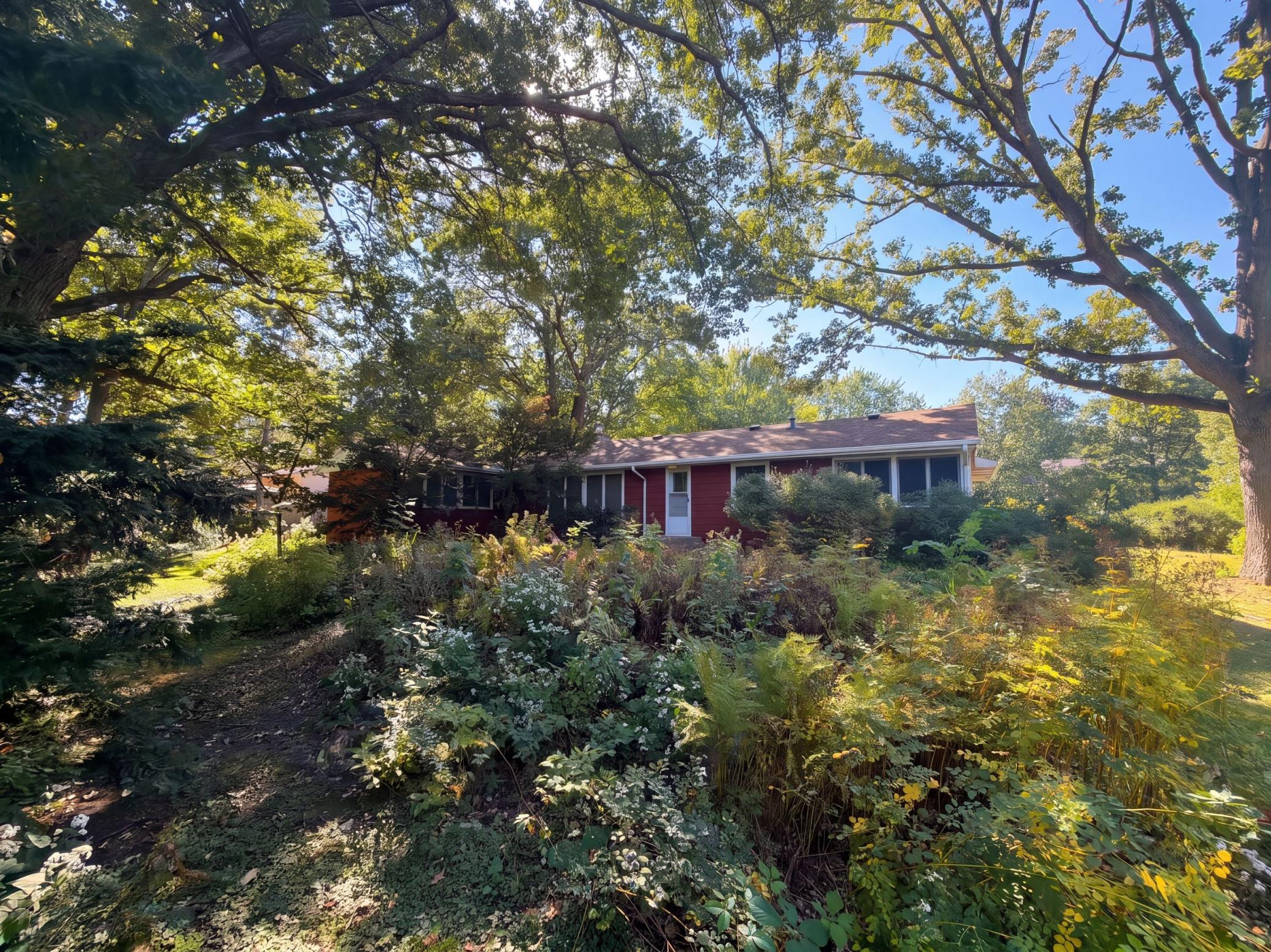 2000 Herschel Street Property Photo 5