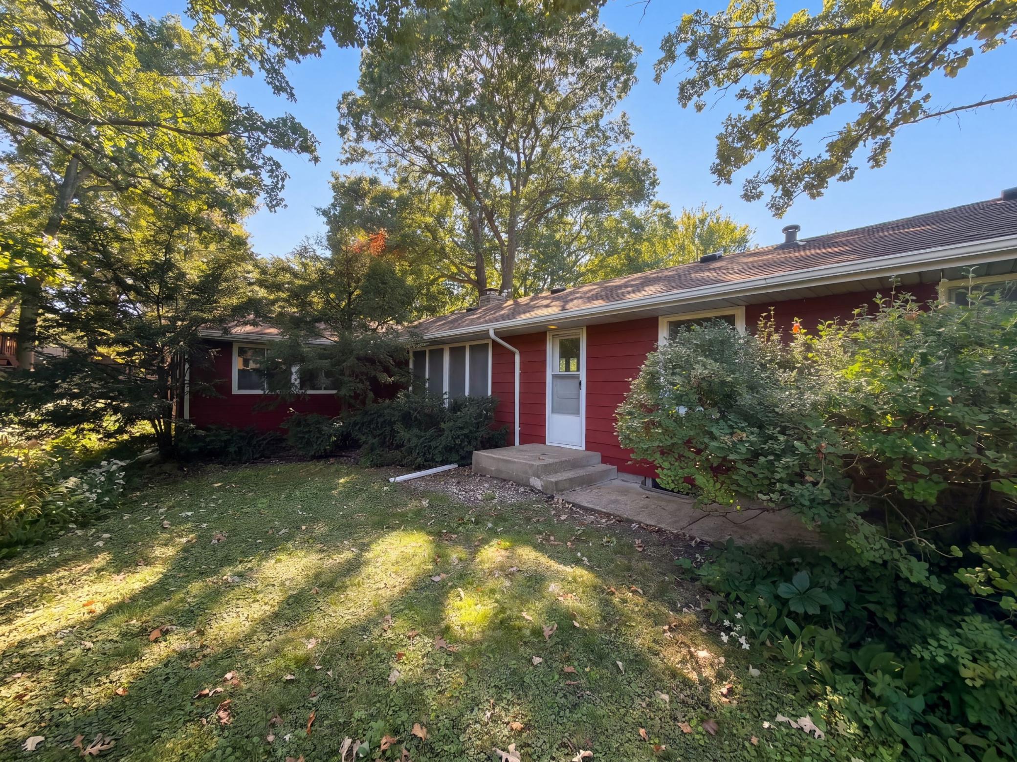2000 Herschel Street Property Photo 6