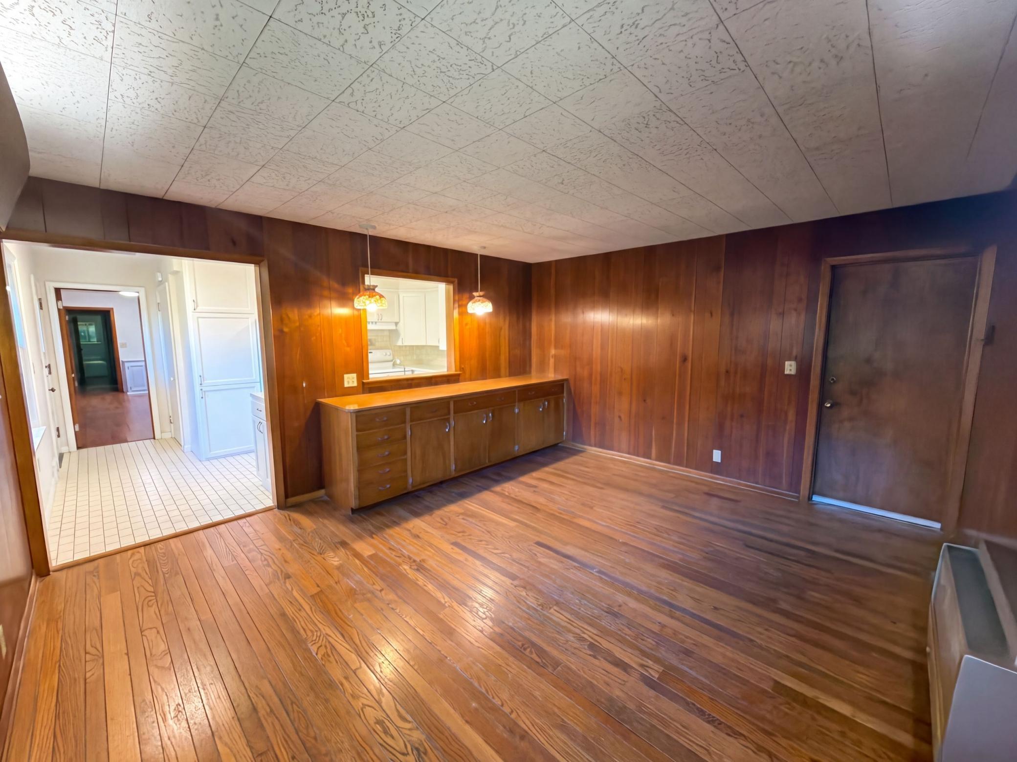 2000 Herschel Street Property Photo 11