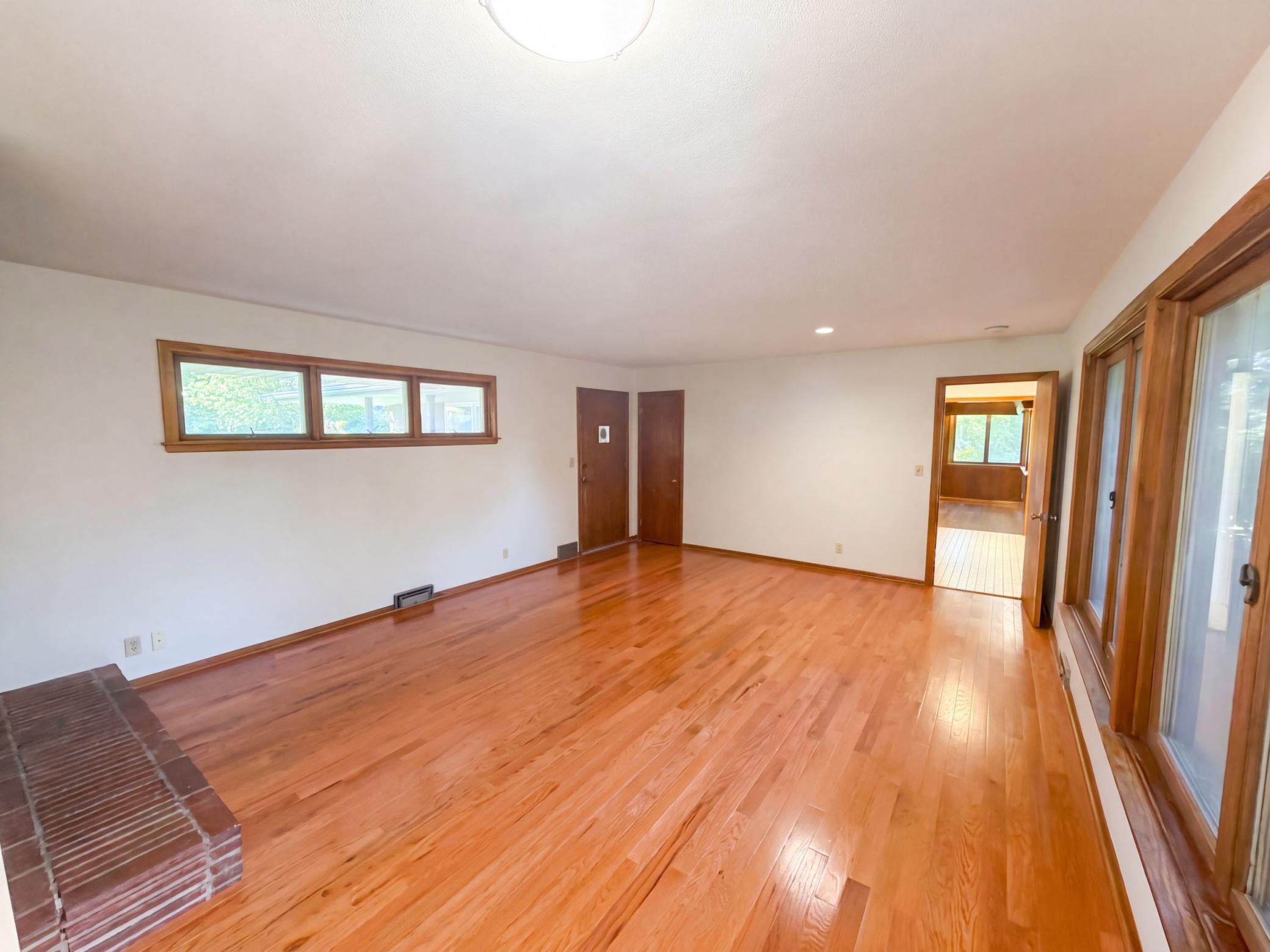 2000 Herschel Street Property Photo 24