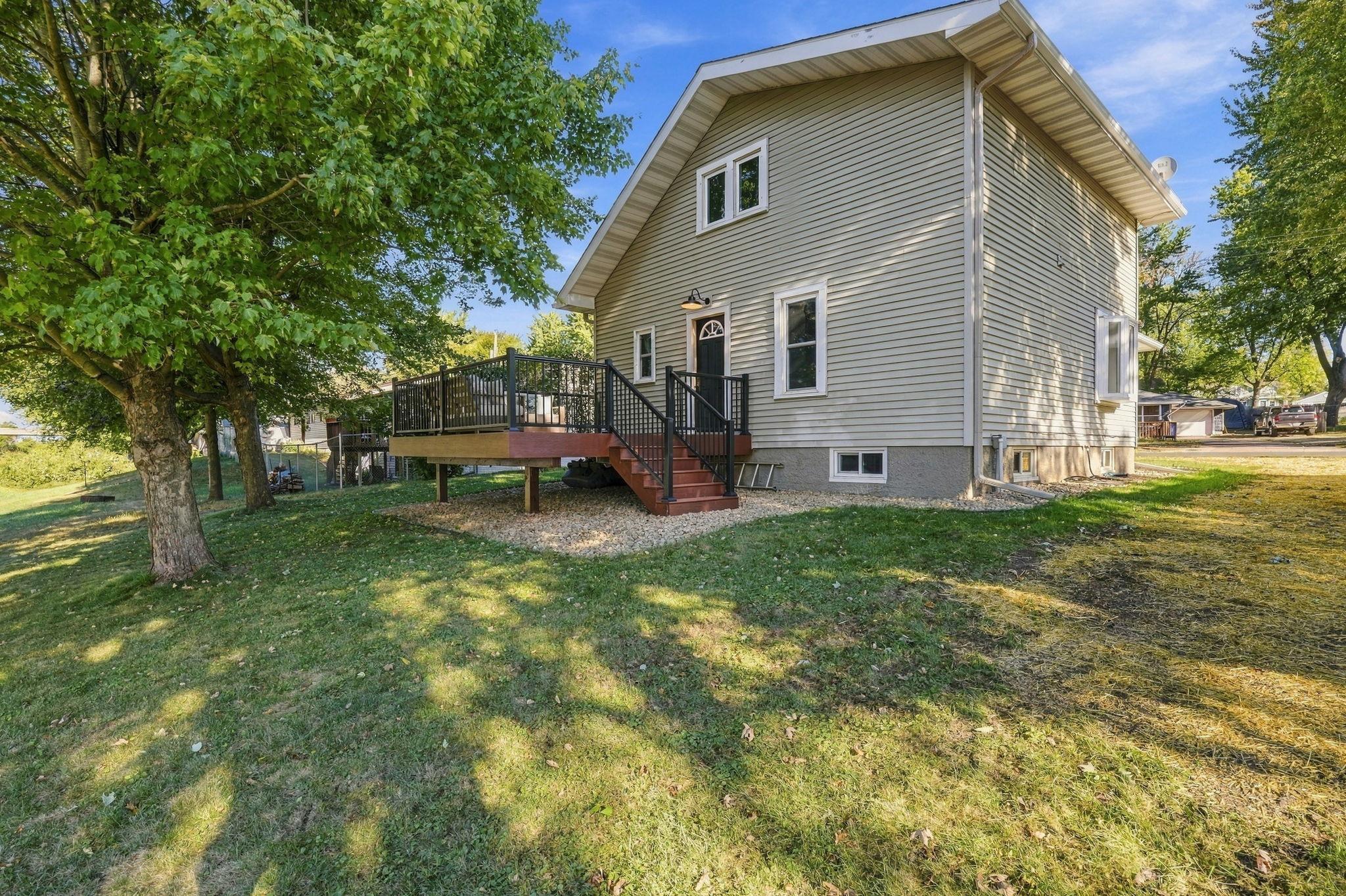 208 W Maple Street Property Photo 5