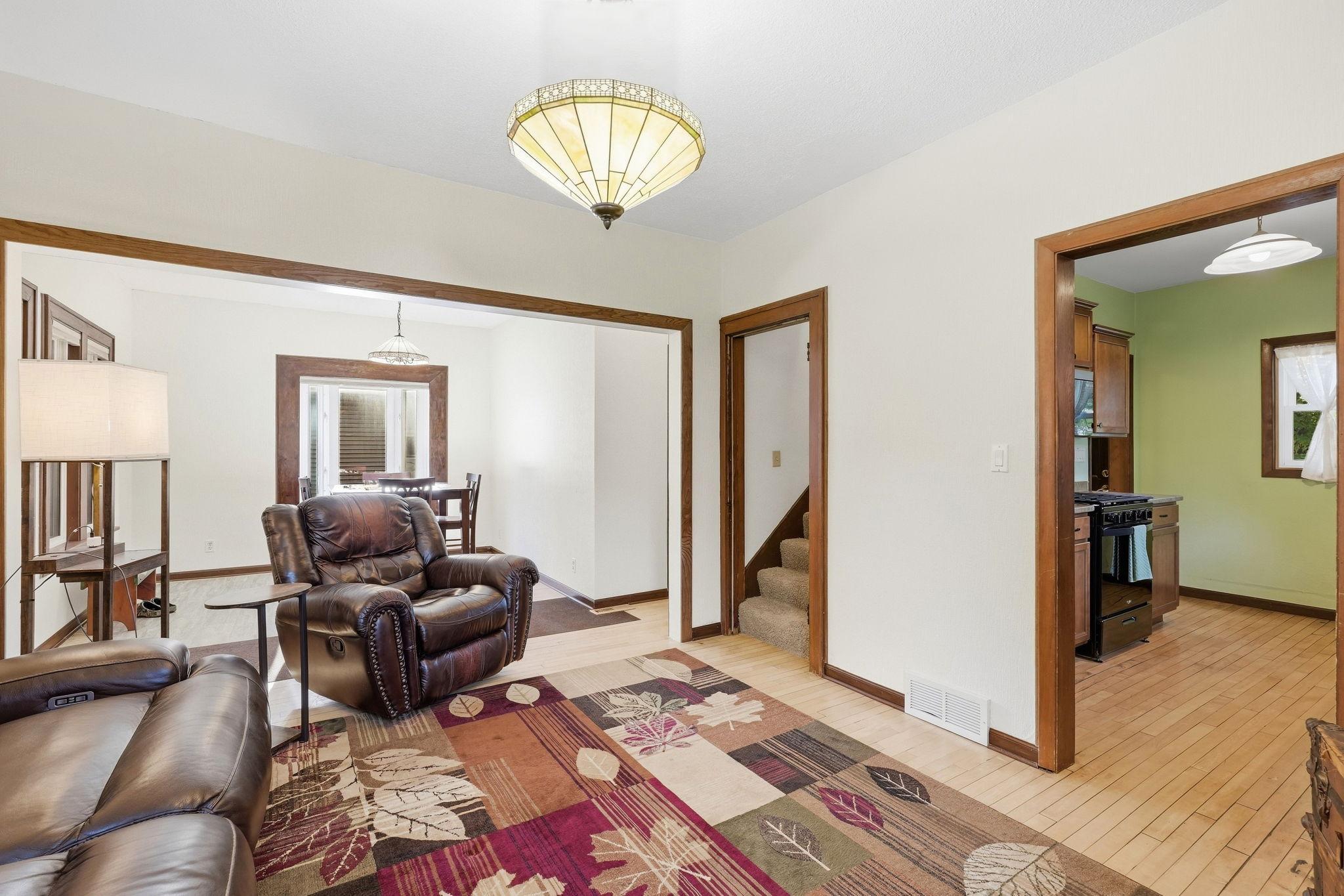 208 W Maple Street Property Photo 8