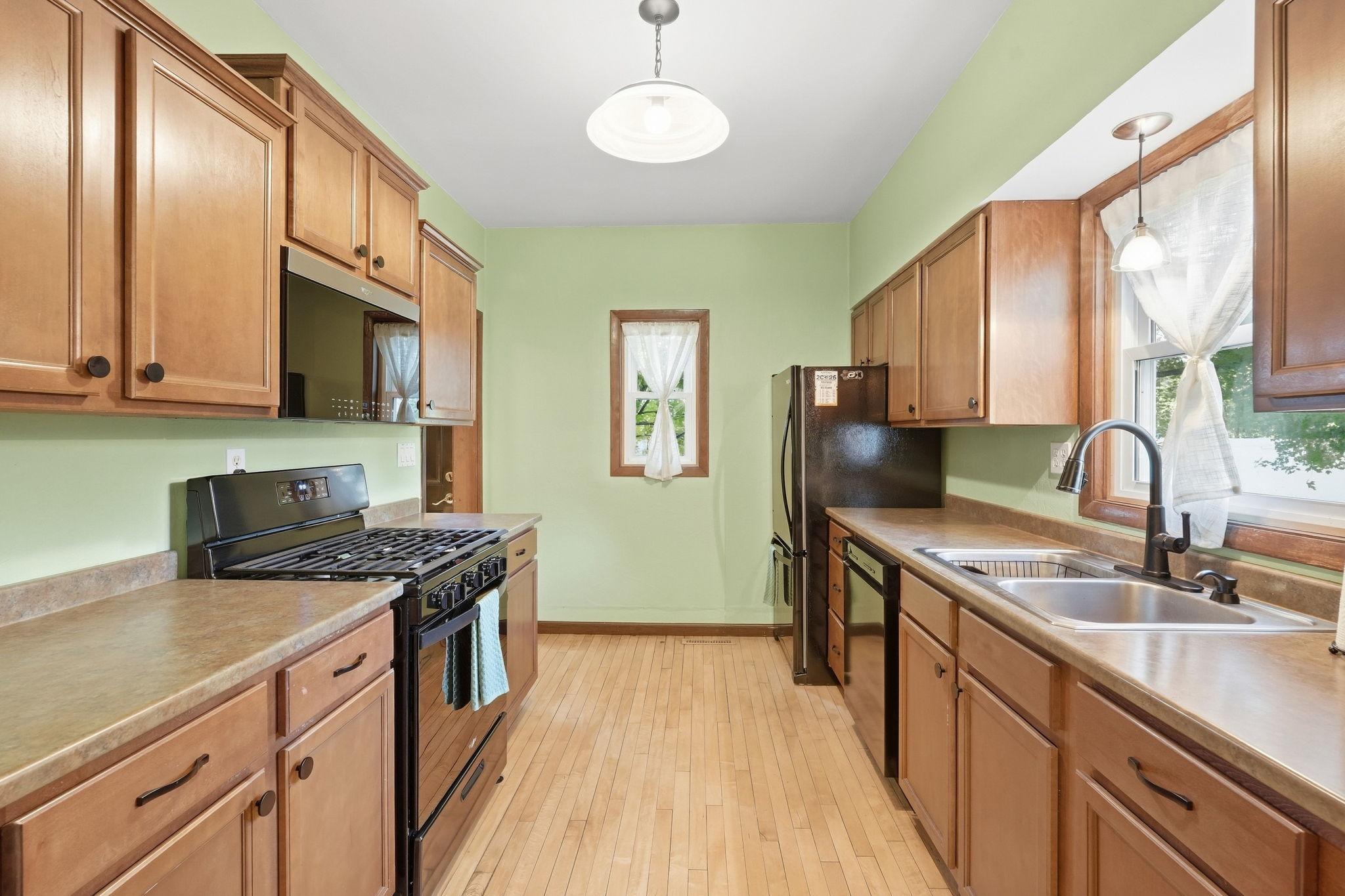 208 W Maple Street Property Photo 10