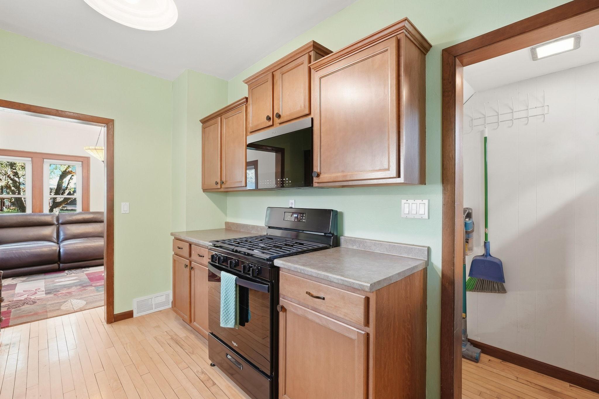 208 W Maple Street Property Photo 12