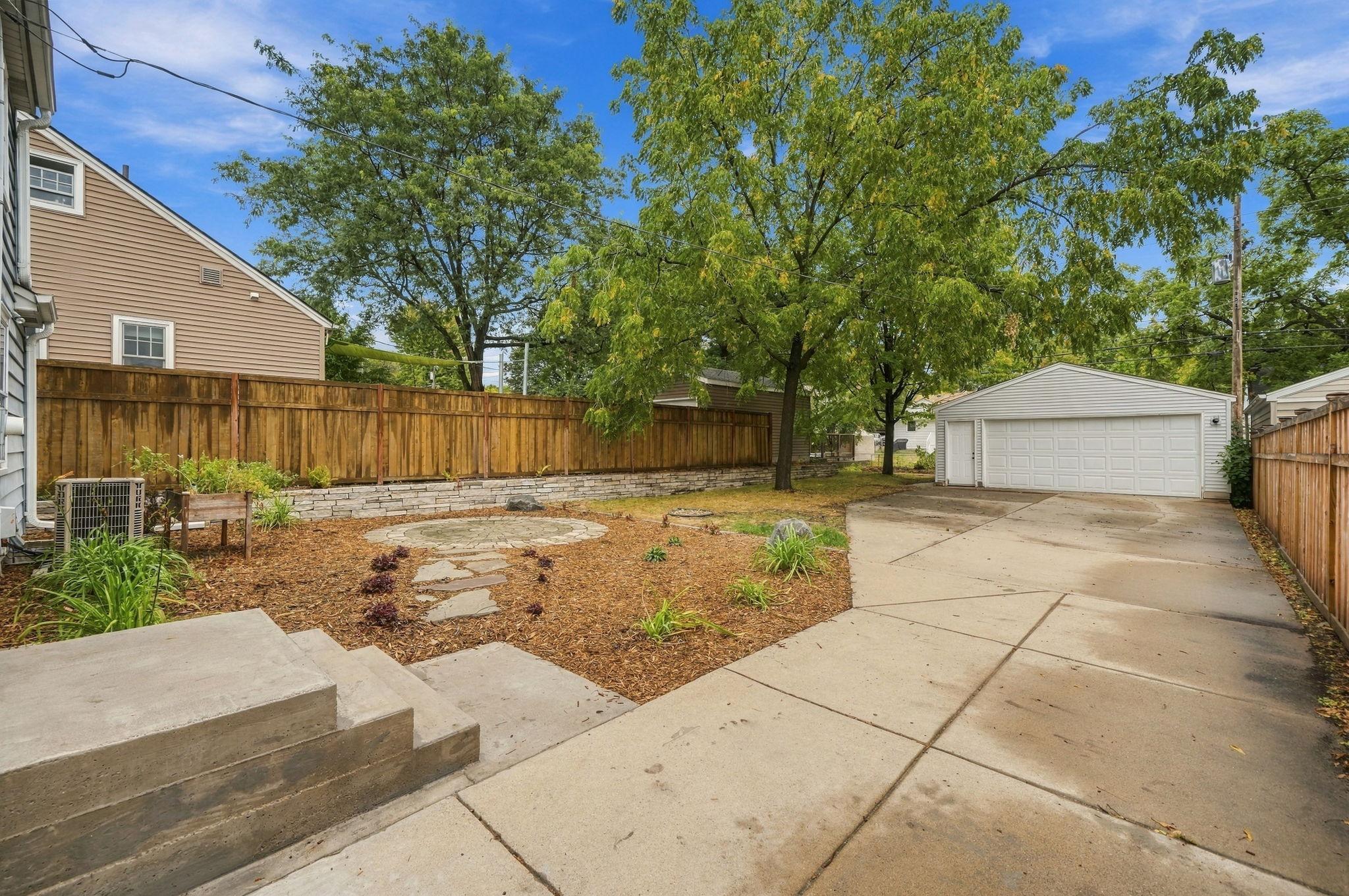 5549 Emerson Avenue S Property Photo 23