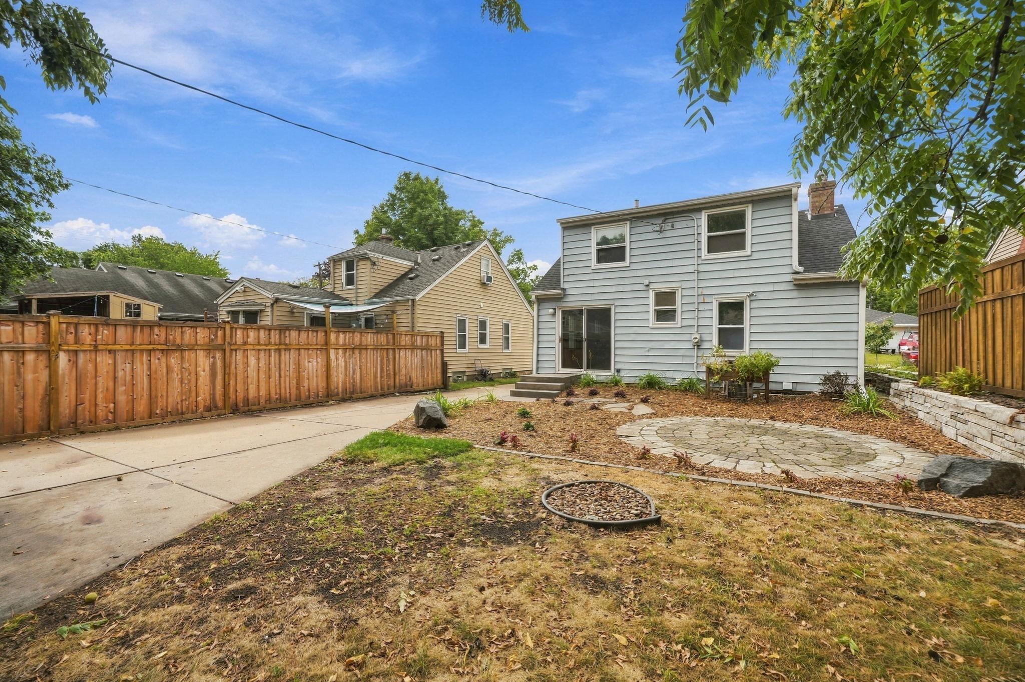 5549 Emerson Avenue S Property Photo 24