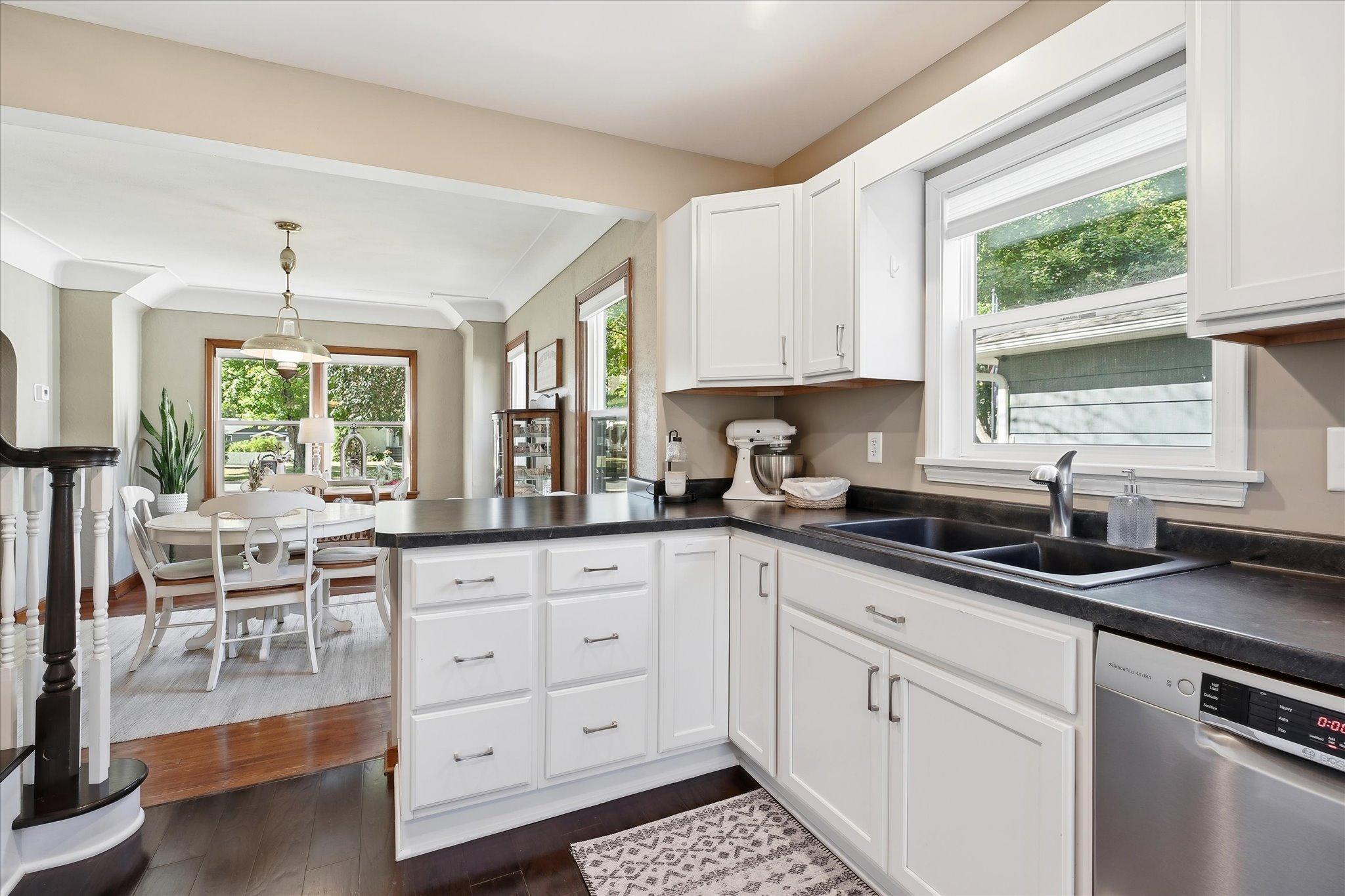 312 Westminster Avenue Sw Property Photo 16