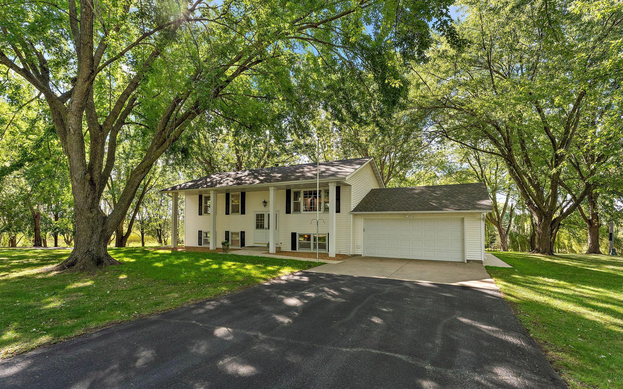 18421 Country Squires Circle Property Photo 1