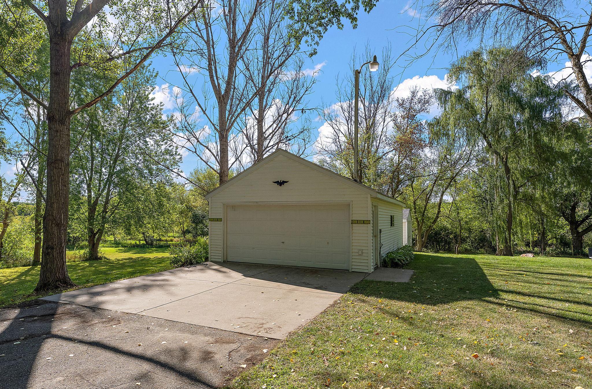 18421 Country Squires Circle Property Photo 42