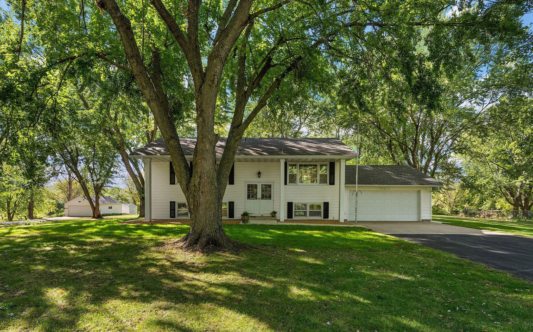 18421 Country Squires Circle Property Photo 47