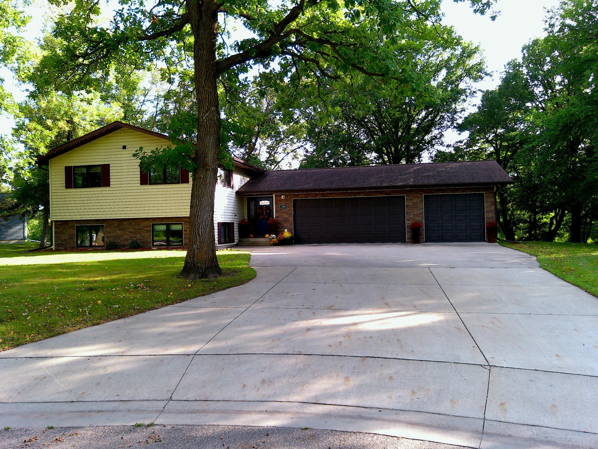 128 Eastwood Drive Property Photo 1