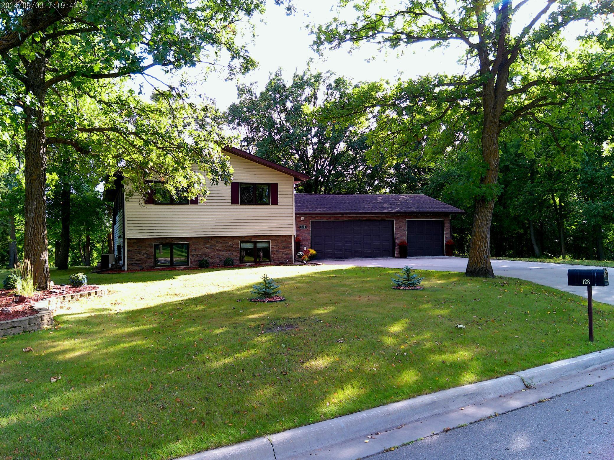 128 Eastwood Drive Property Photo 2