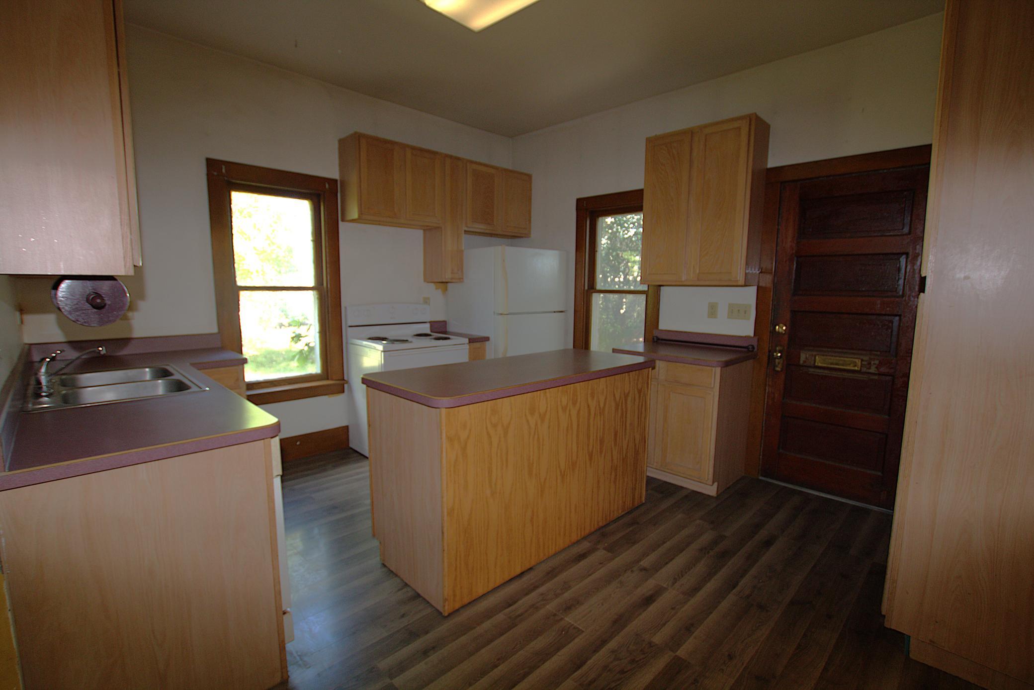 1015 Us 10 E Property Photo 4