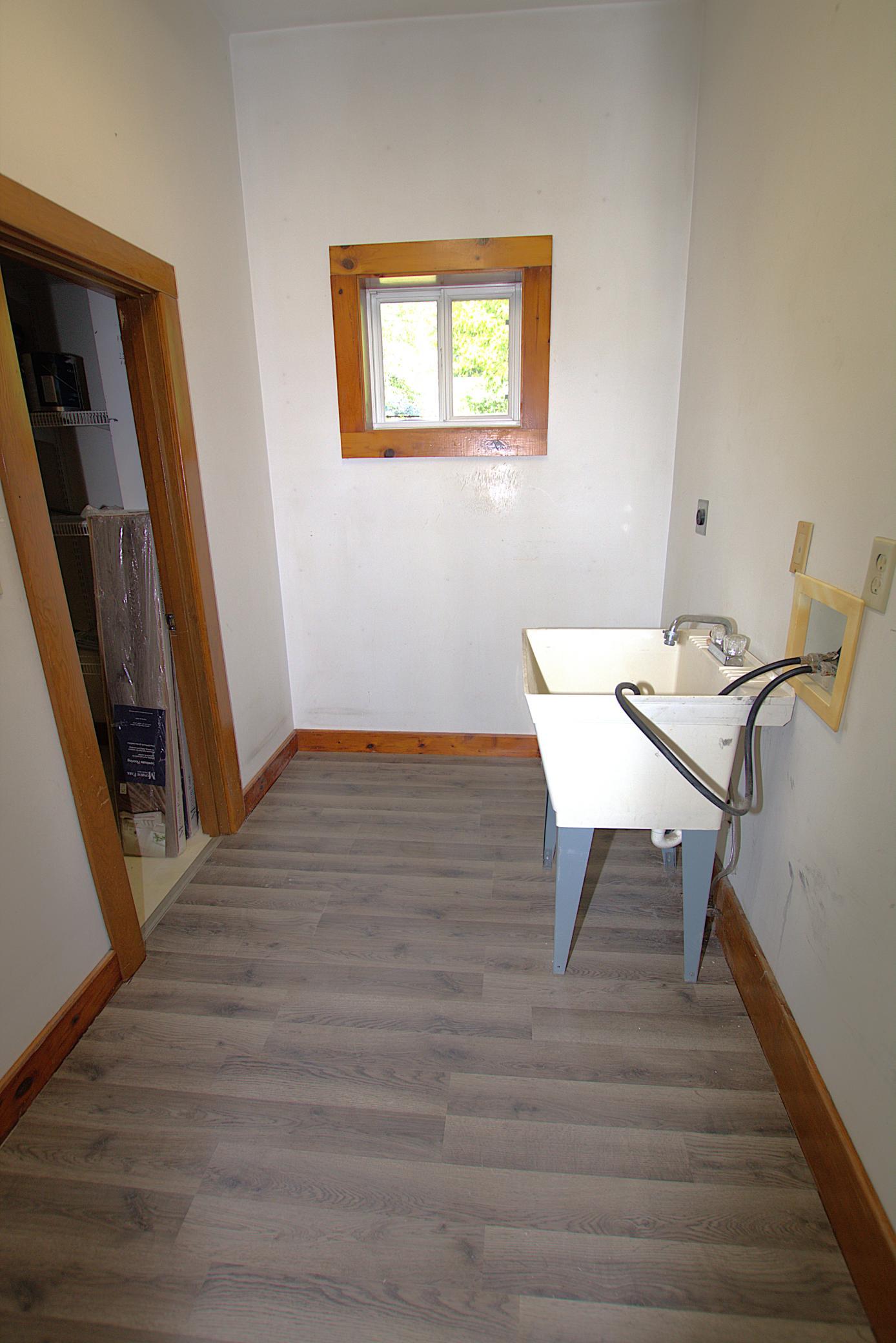 1015 Us 10 E Property Photo 15