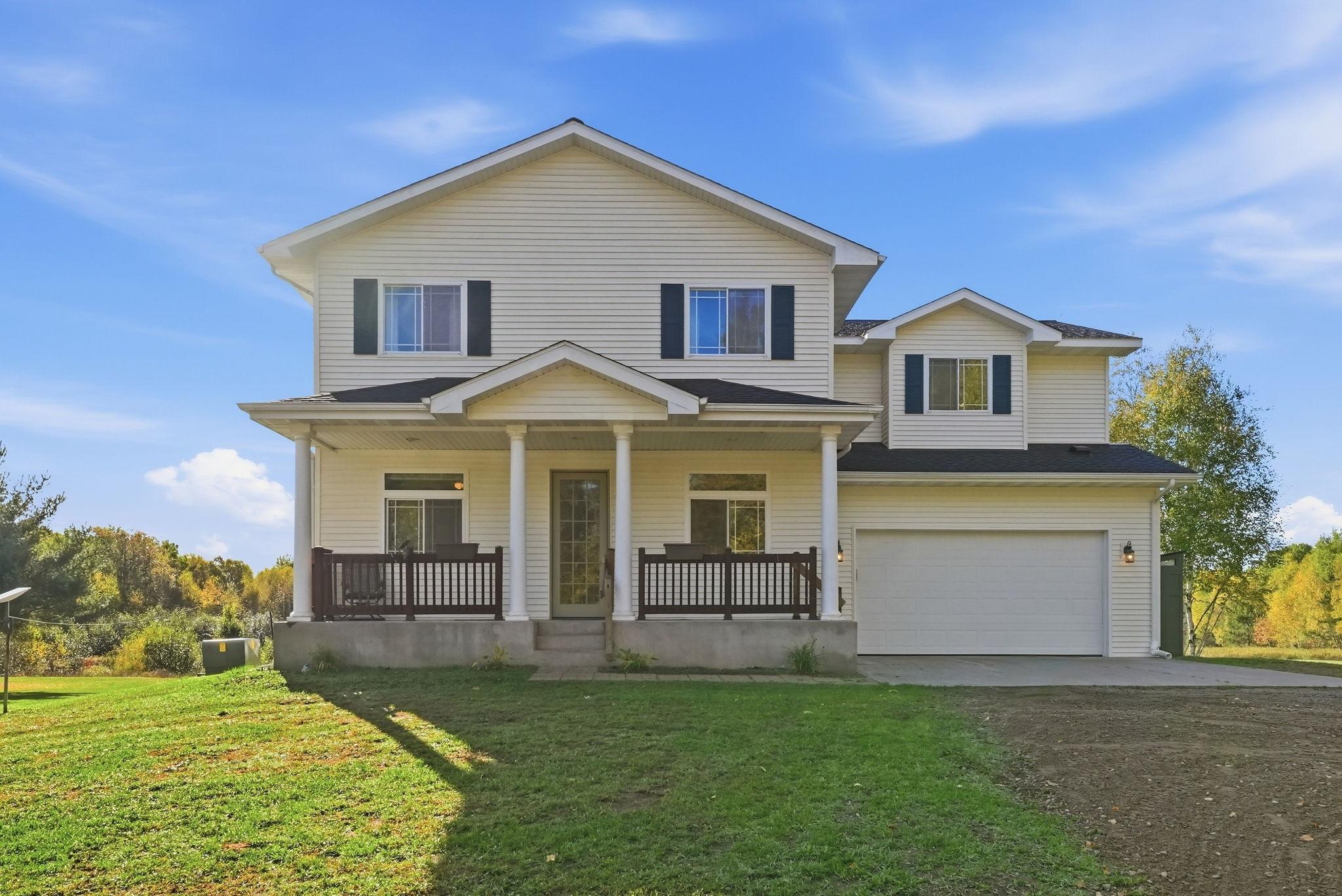 38582 Clover Circle Property Photo 1