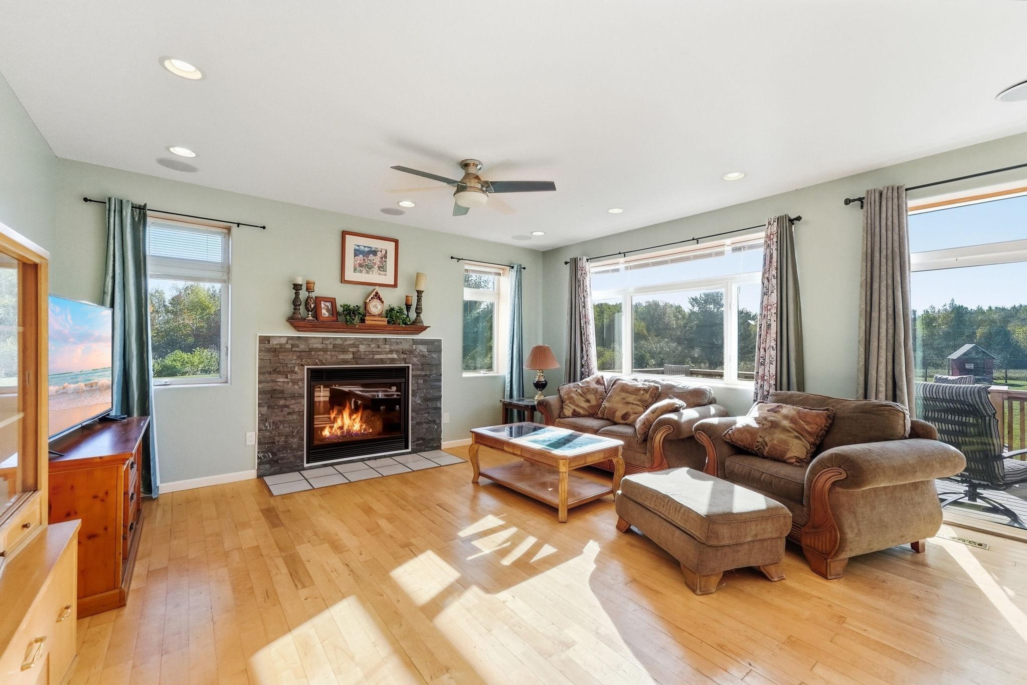 38582 Clover Circle Property Photo 14