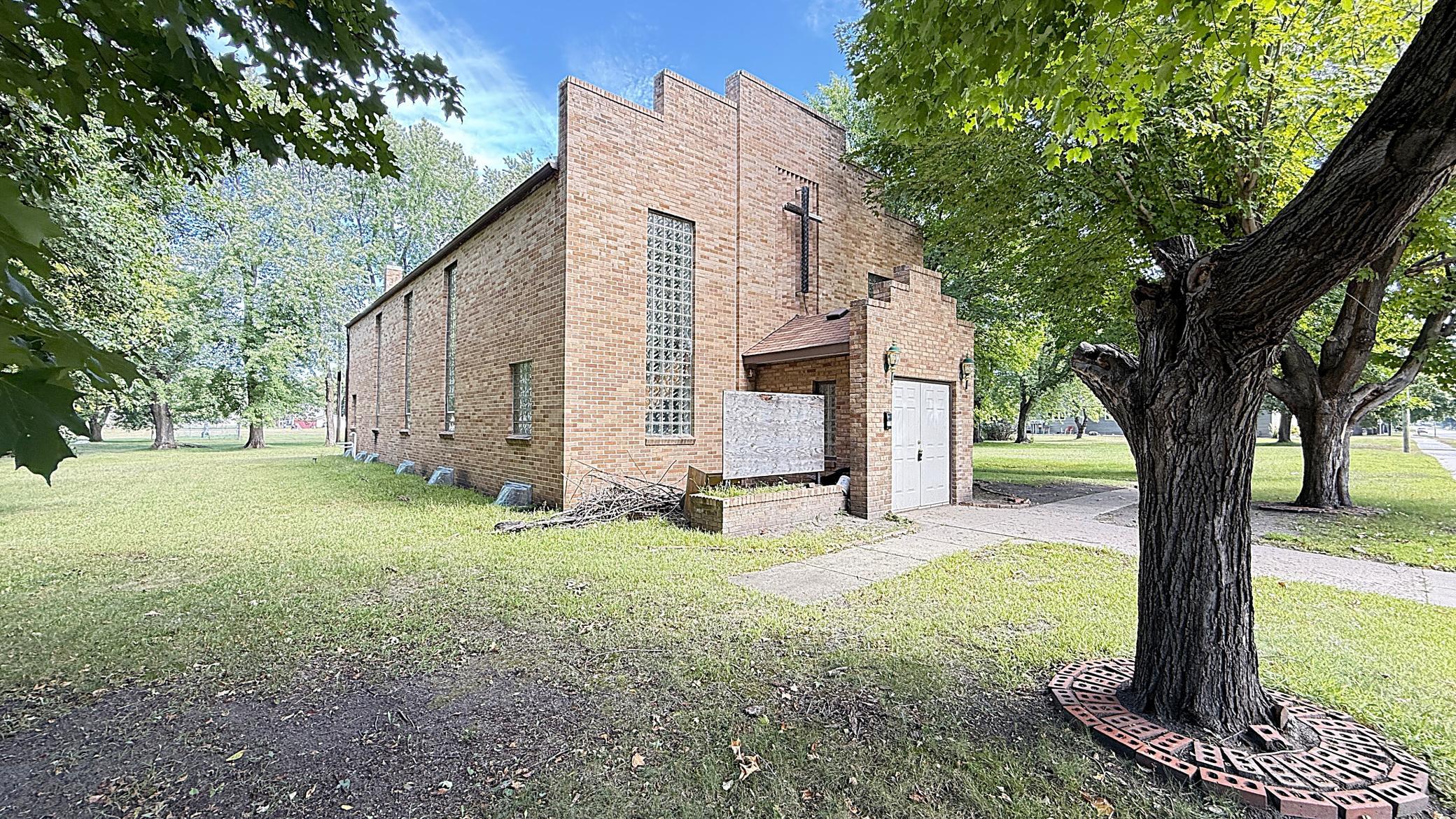 139 E Reuss Avenue Property Photo 3