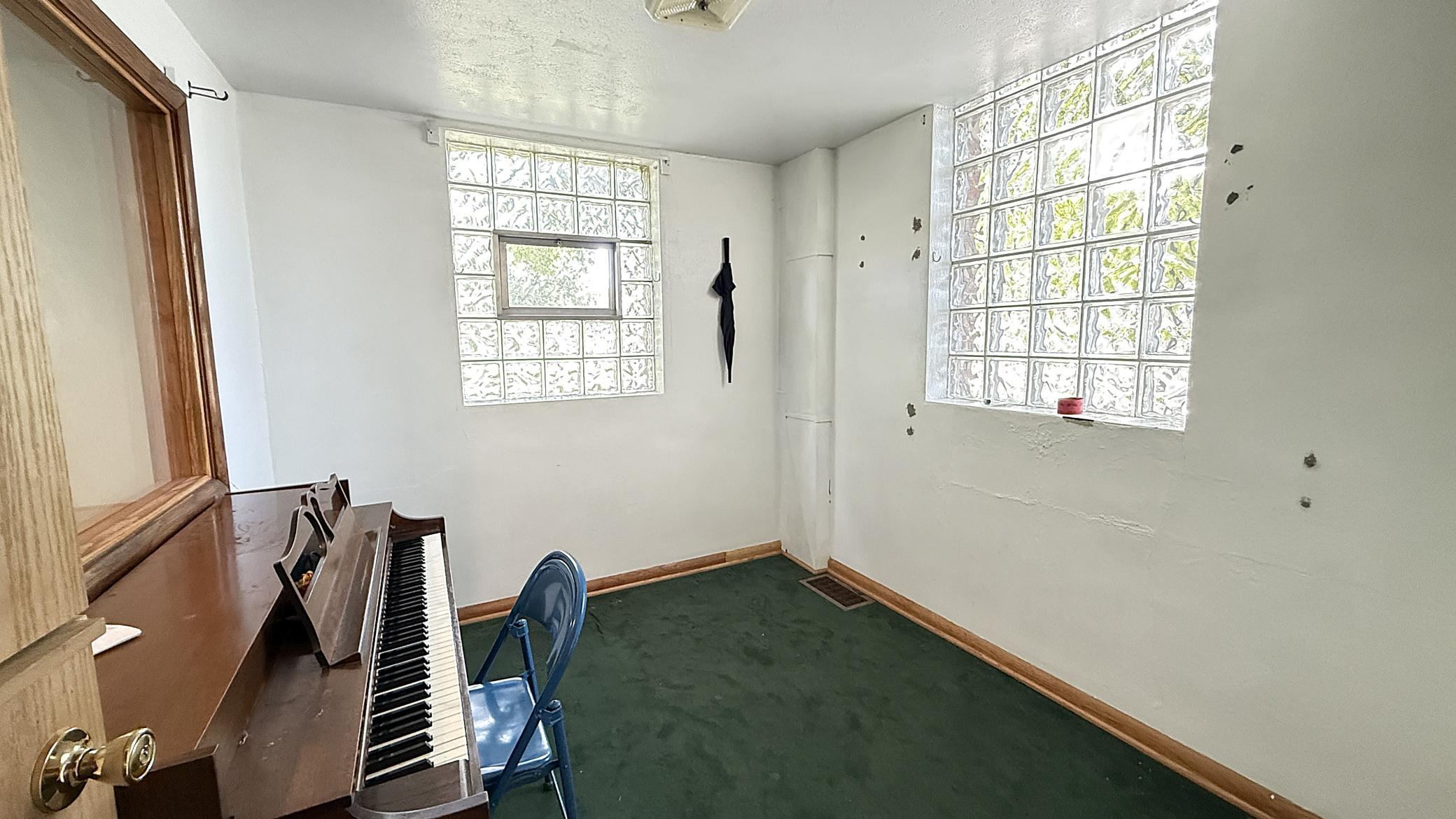 139 E Reuss Avenue Property Photo 7