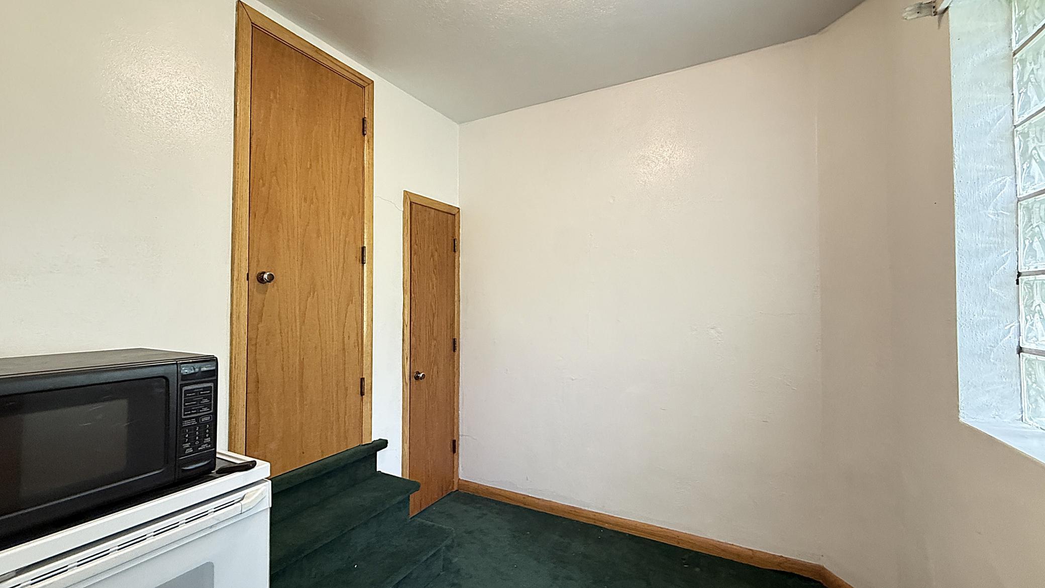 139 E Reuss Avenue Property Photo 21