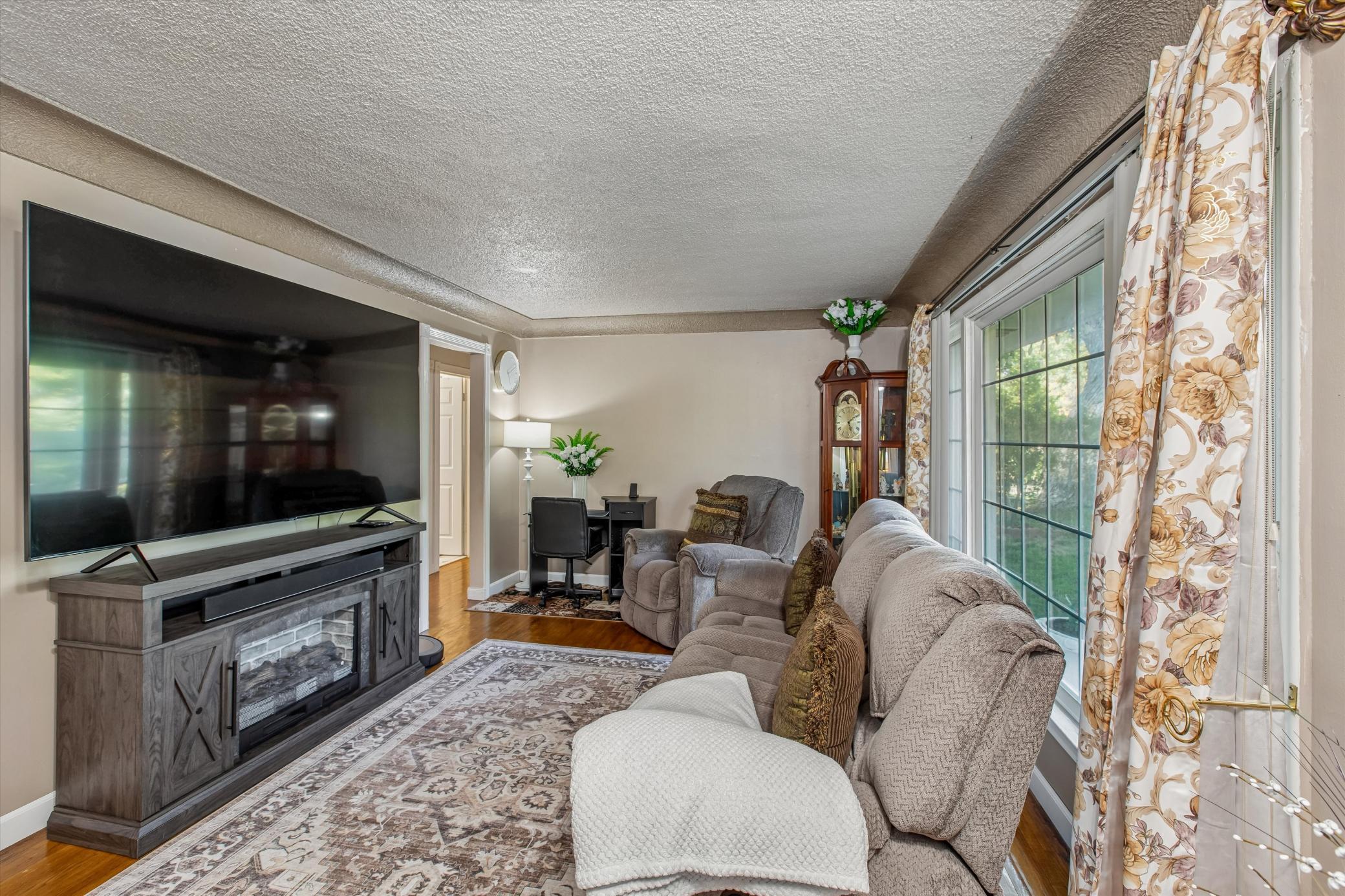 6950 1st Avenue S Property Photo 7