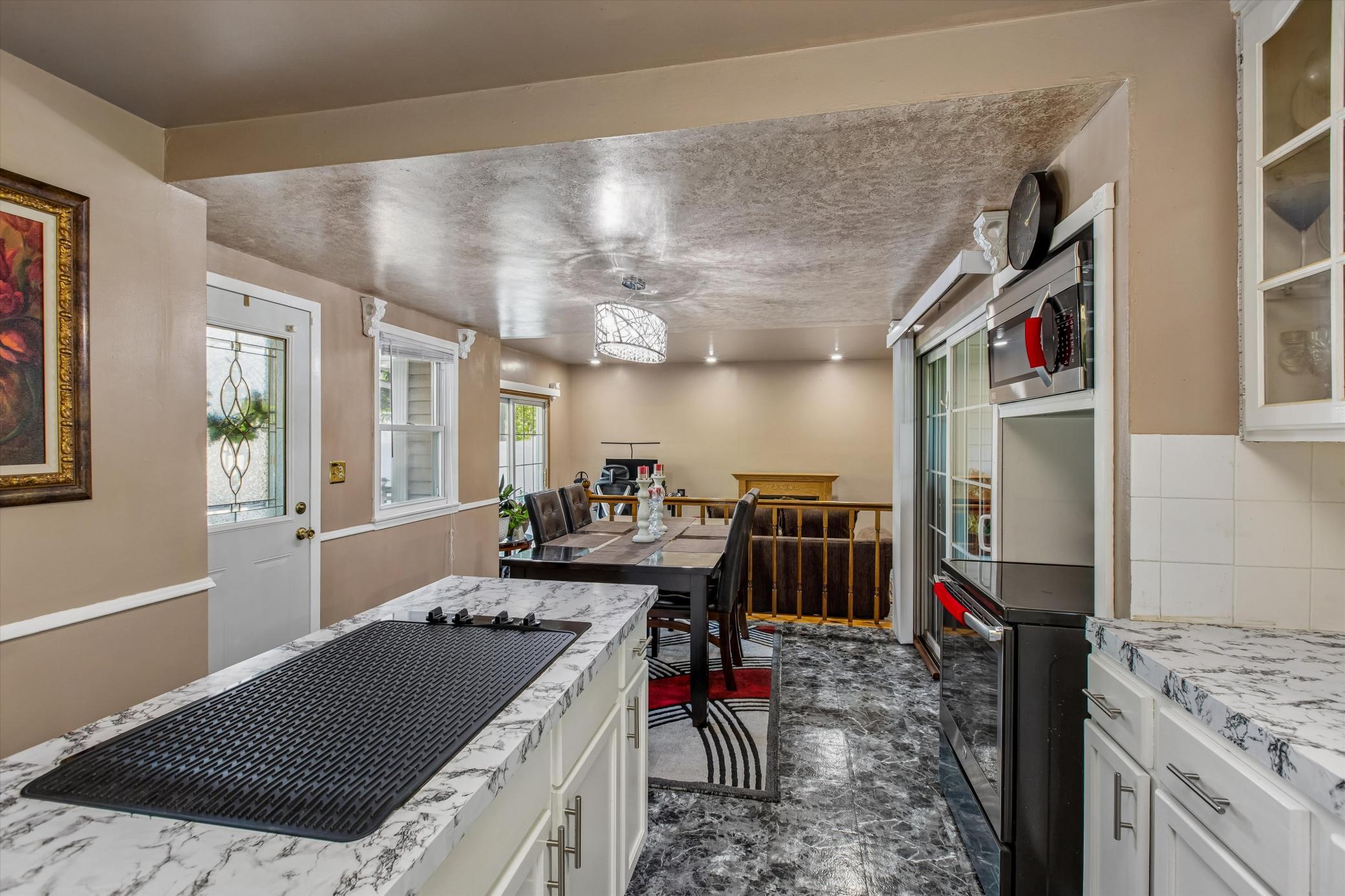6950 1st Avenue S Property Photo 9