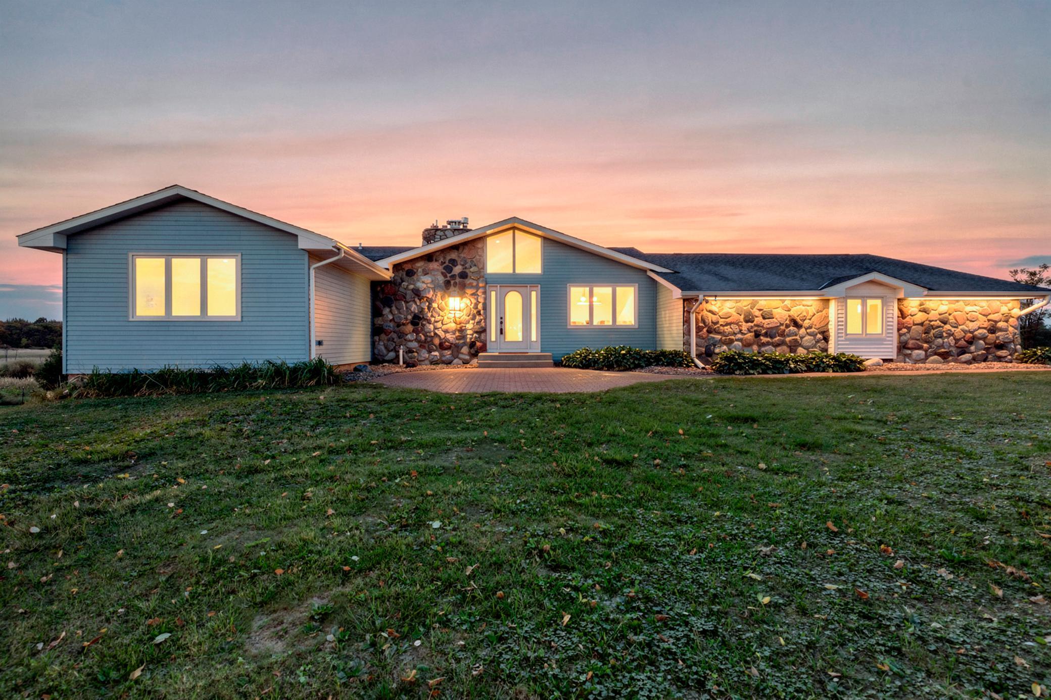 12020 Tilton Trail N Property Photo 1