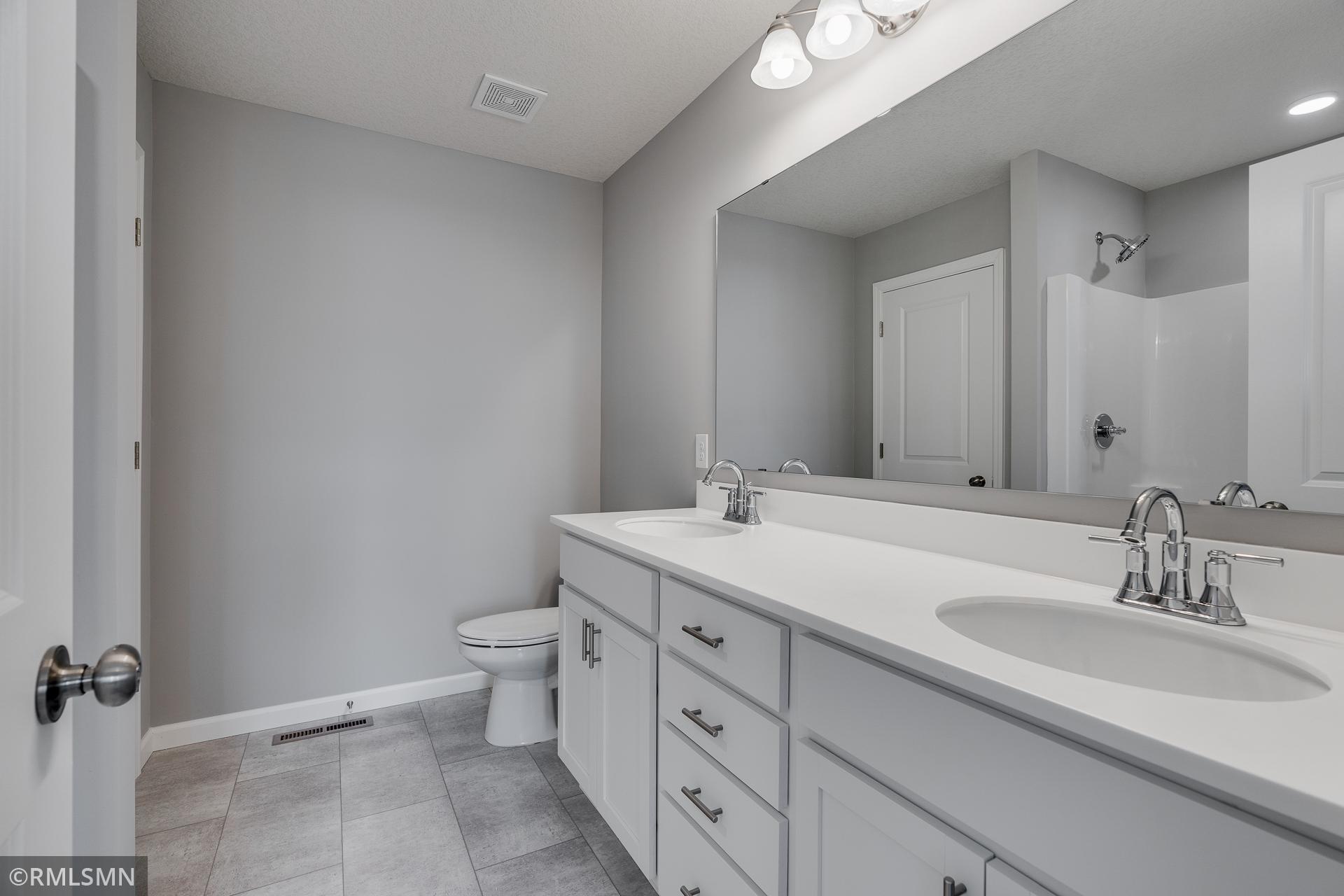 4703 4th Street Loop Ne Property Photo 9