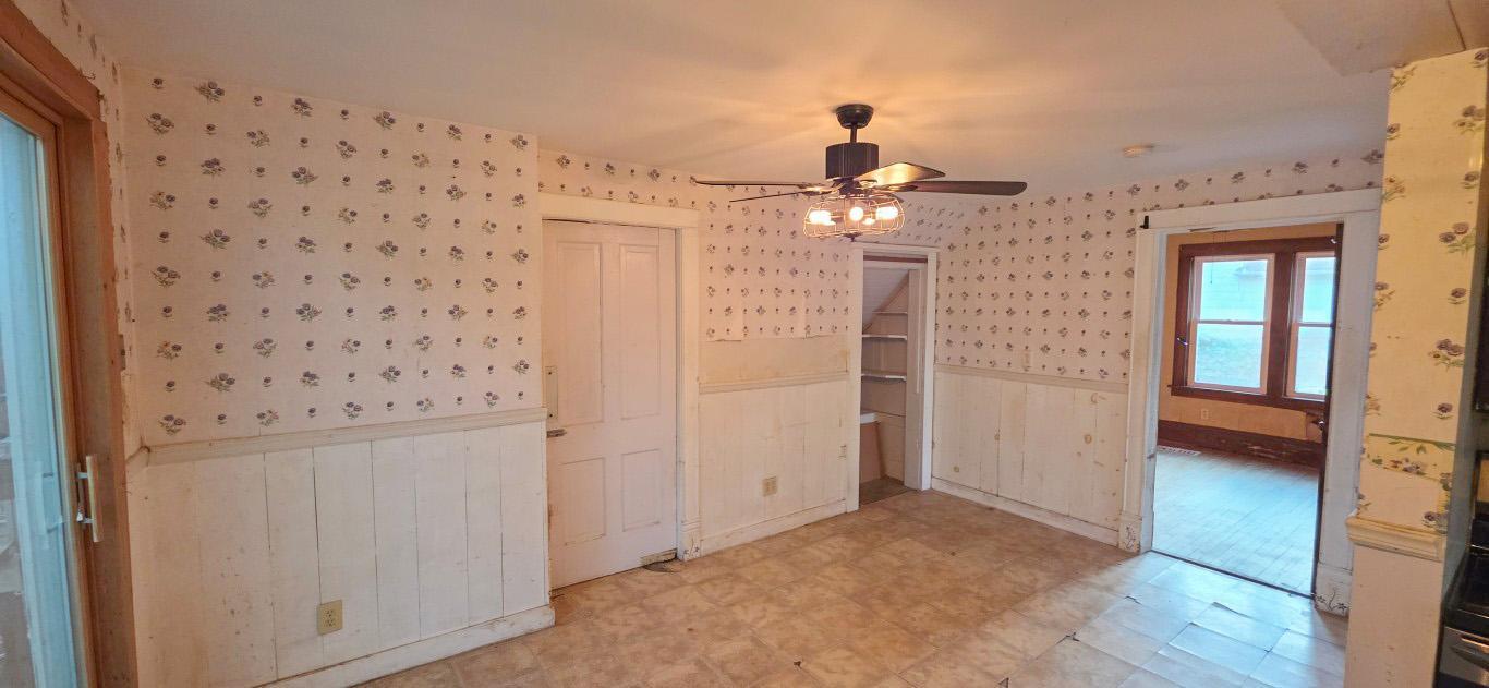 812 Maple Avenue E Property Photo 5