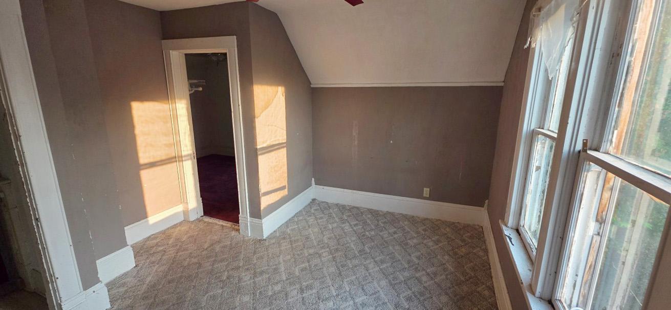 812 Maple Avenue E Property Photo 10