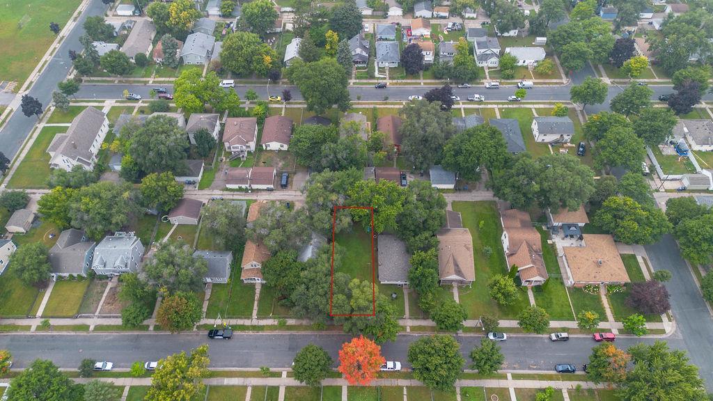 5135 Irving Avenue N Property Photo 4