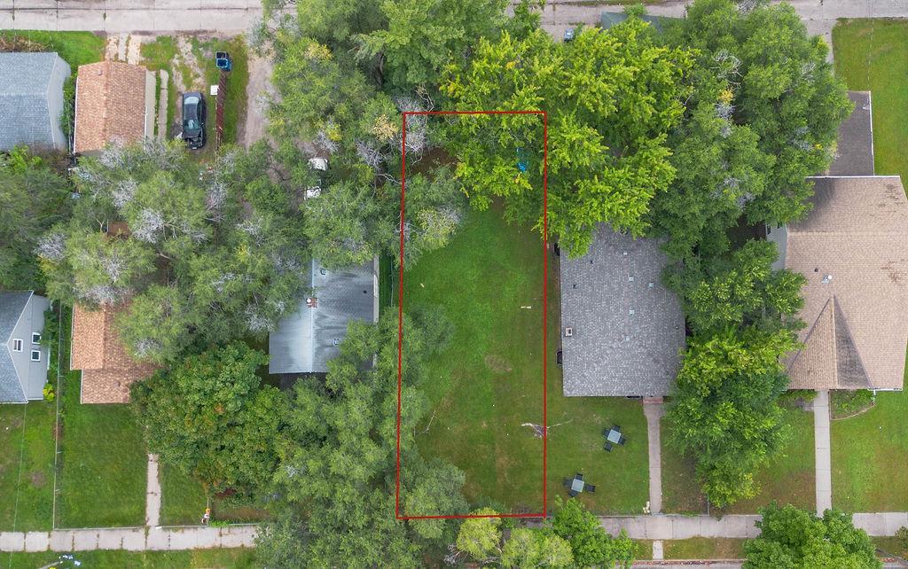 5135 Irving Avenue N Property Photo 6