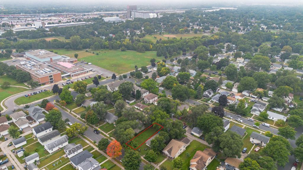 5135 Irving Avenue N Property Photo 9