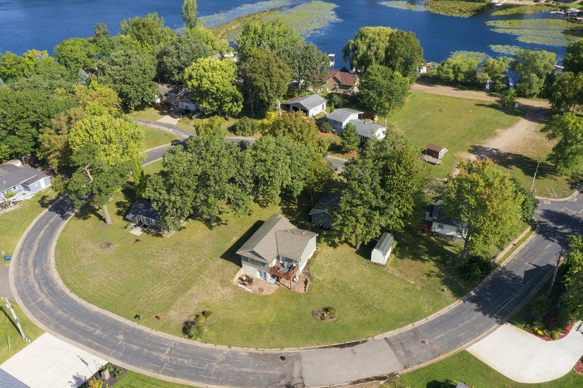 1712 Kestrel Circle Property Photo 2