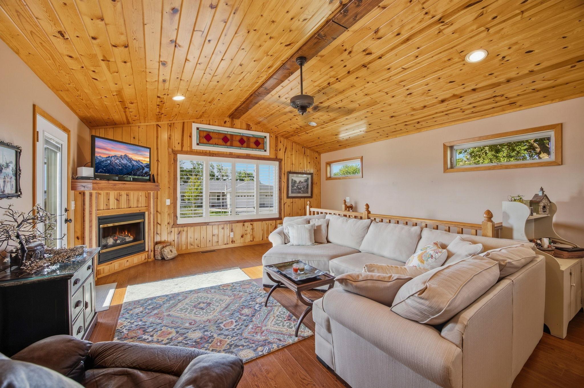 1712 Kestrel Circle Property Photo 7