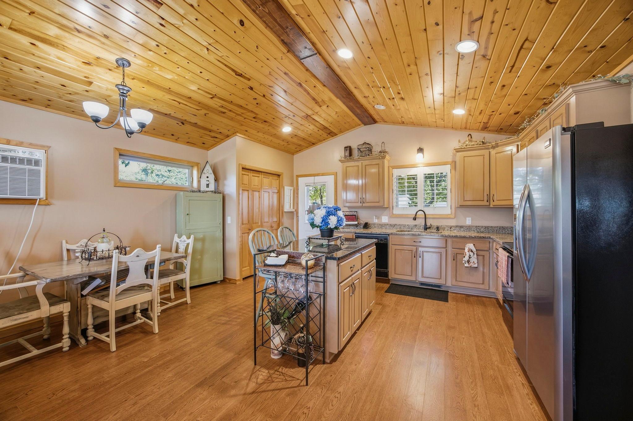 1712 Kestrel Circle Property Photo 12