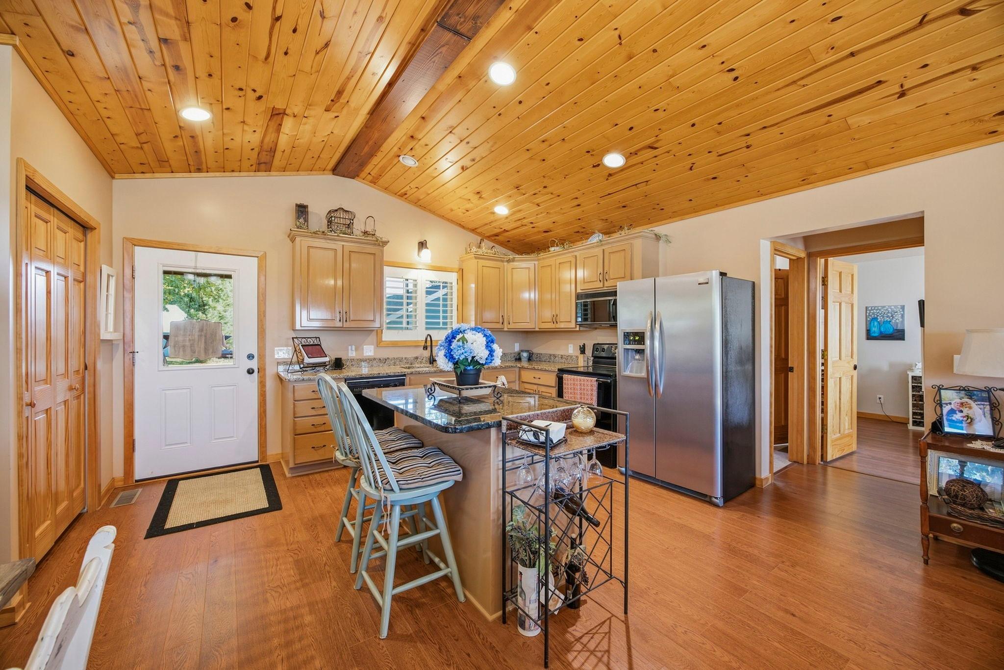1712 Kestrel Circle Property Photo 13