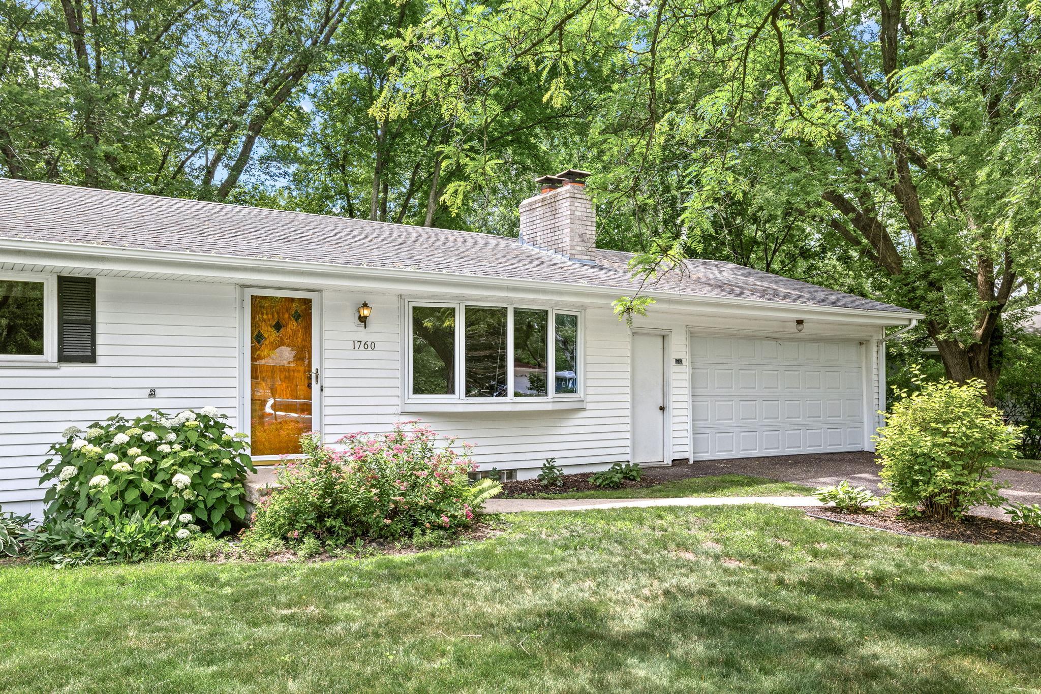 1760 Garland Lane N Property Photo 2