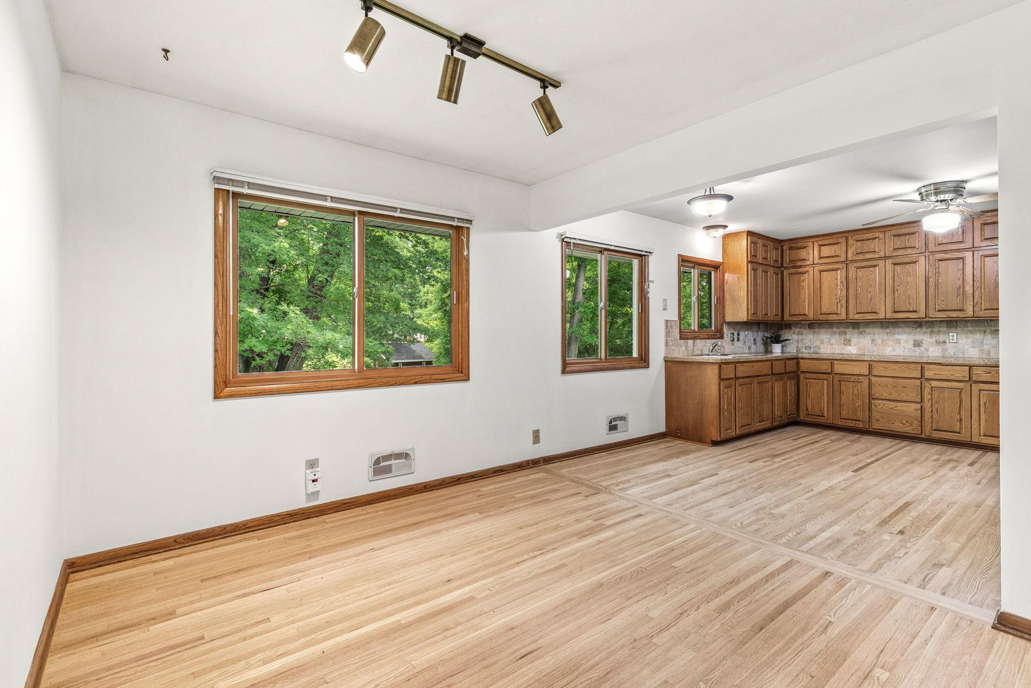 1760 Garland Lane N Property Photo 4